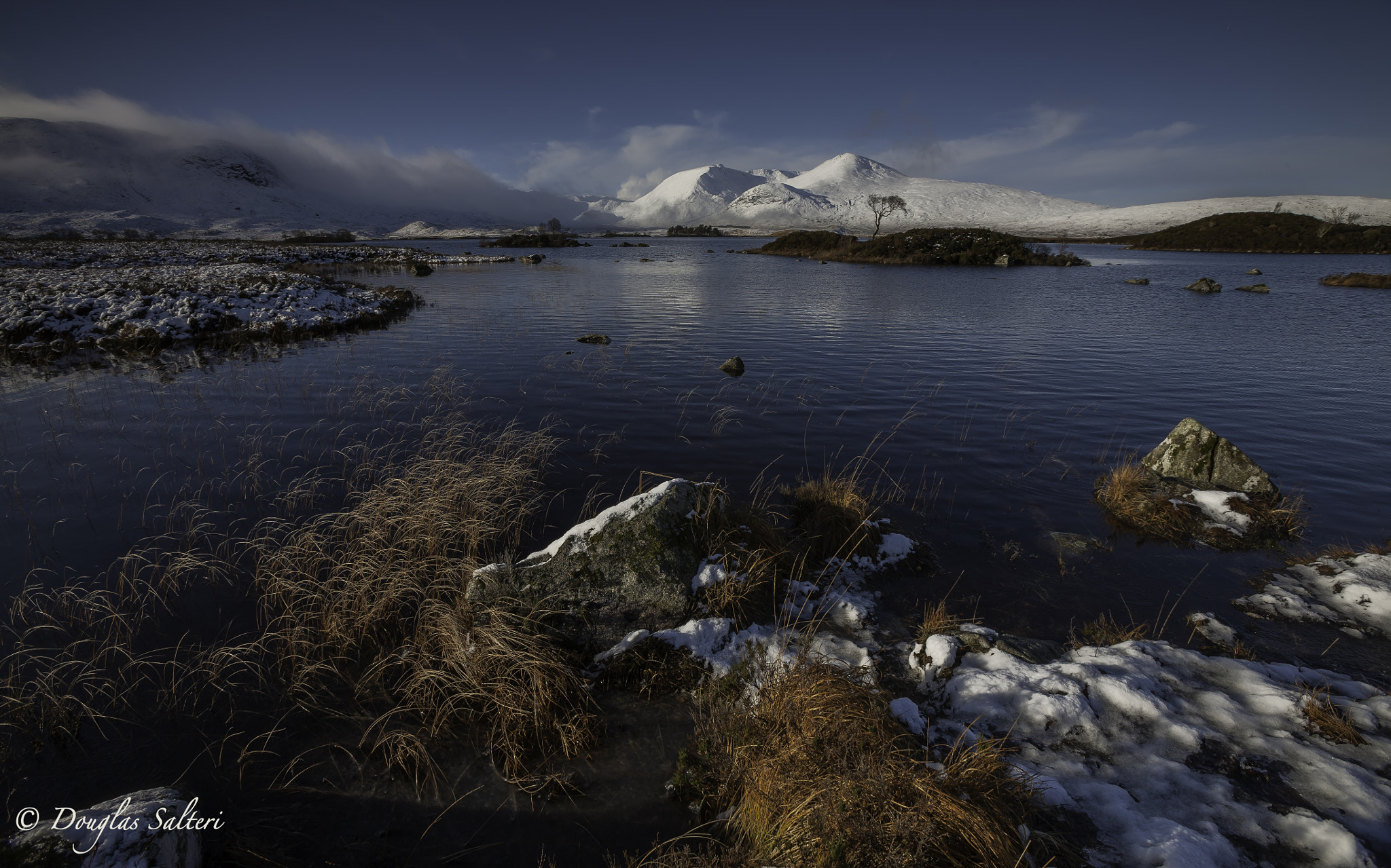 Canon EF 16-35mm F2.8L USM sample photo. Winter achlaise... photography
