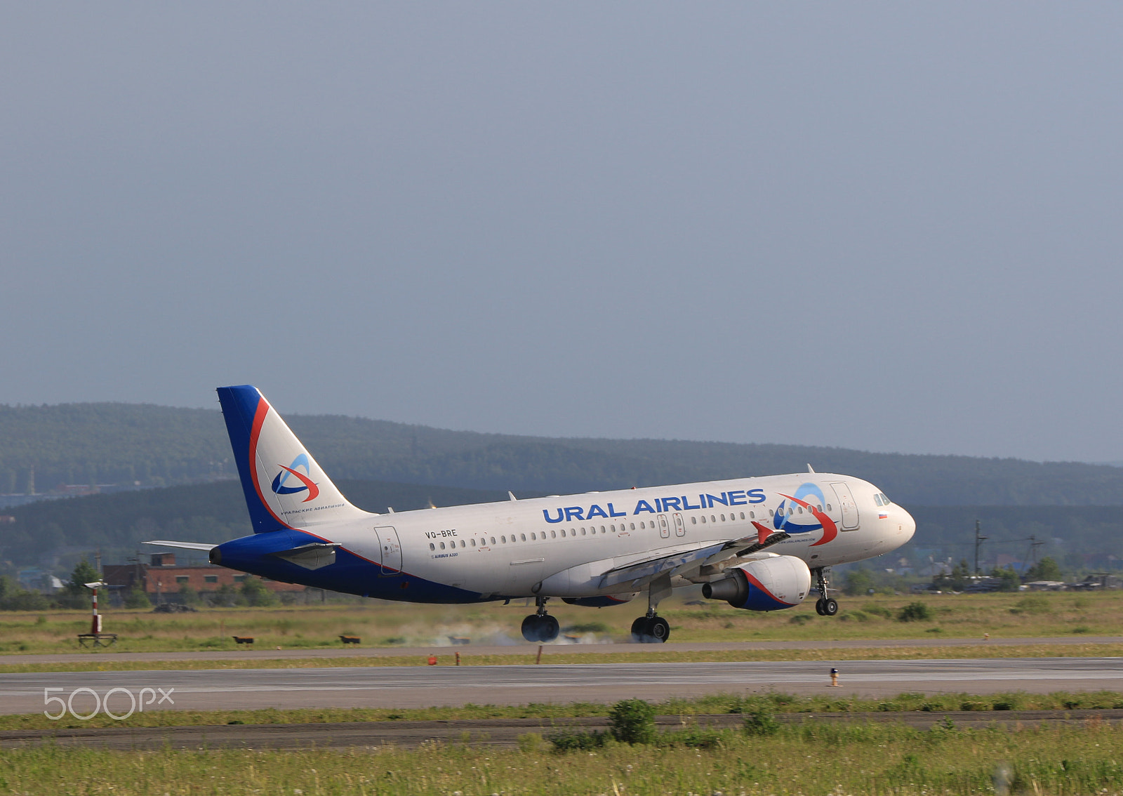 Canon EF 70-300mm F4-5.6L IS USM sample photo. Airbus a320 uralairlines landing to koltsovo (svx) photography