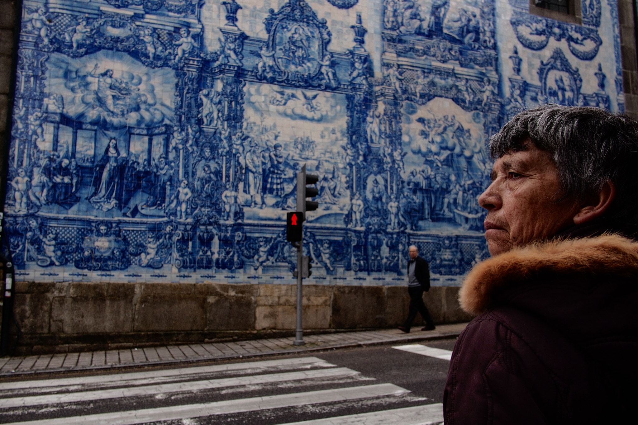Olympus OM-D E-M5 + Panasonic Lumix G 14mm F2.5 ASPH sample photo. Blue tiles photography
