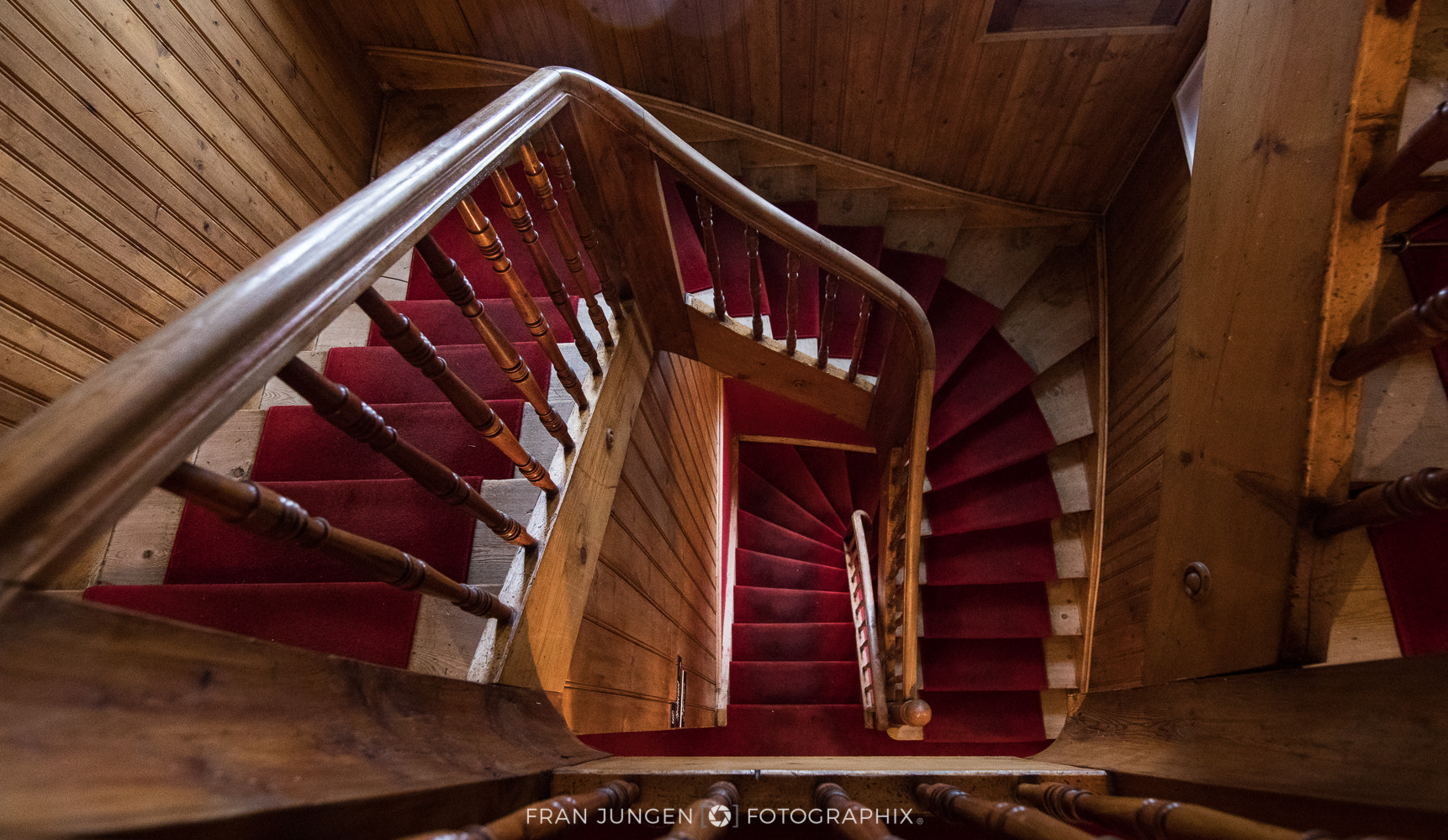 Canon EOS 5D Mark IV + Canon EF 300mm f/2.8L sample photo. Holztreppe | wooden steps photography