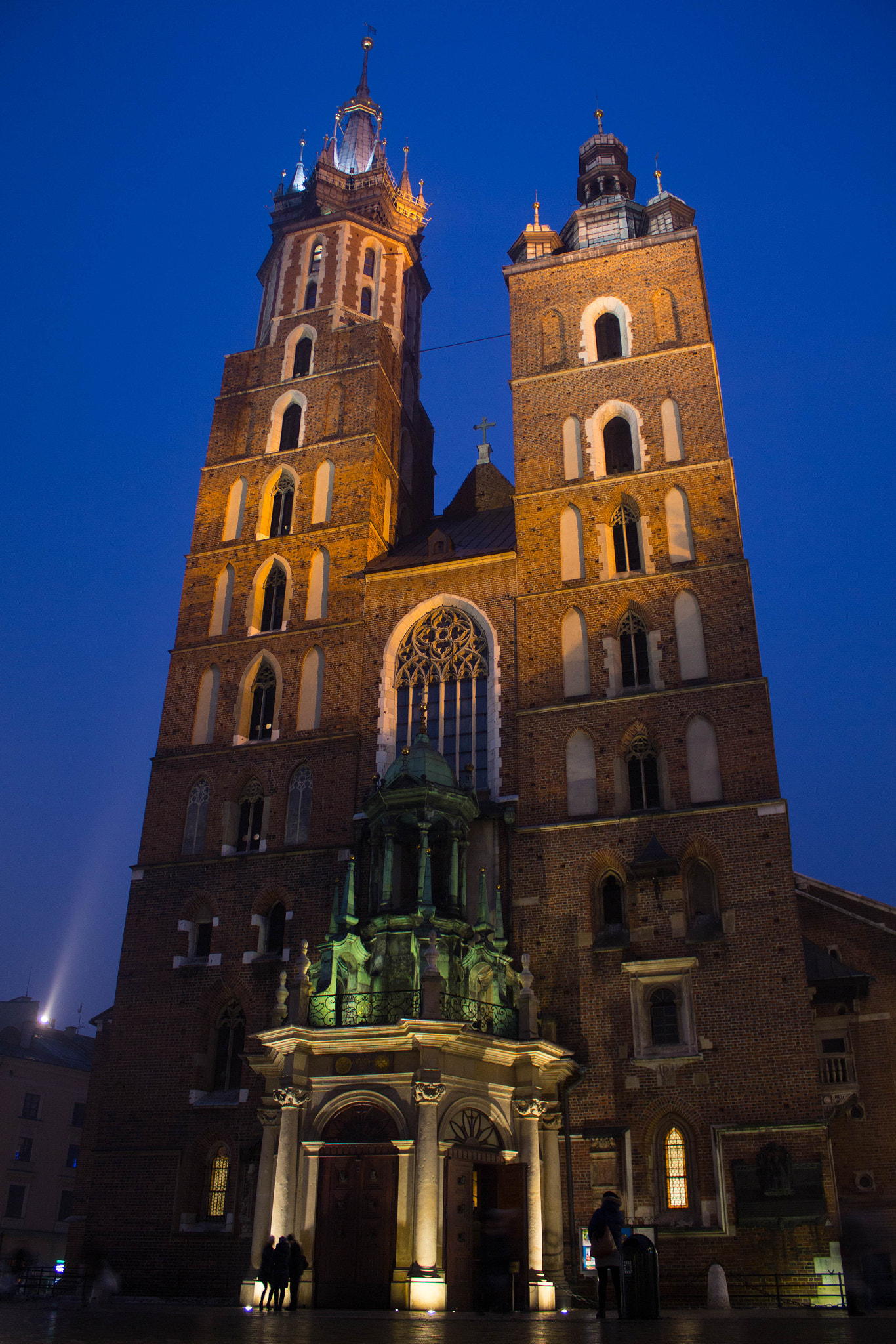 Canon EF-S 18-55mm F3.5-5.6 IS sample photo. Basilique sainte-marie photography