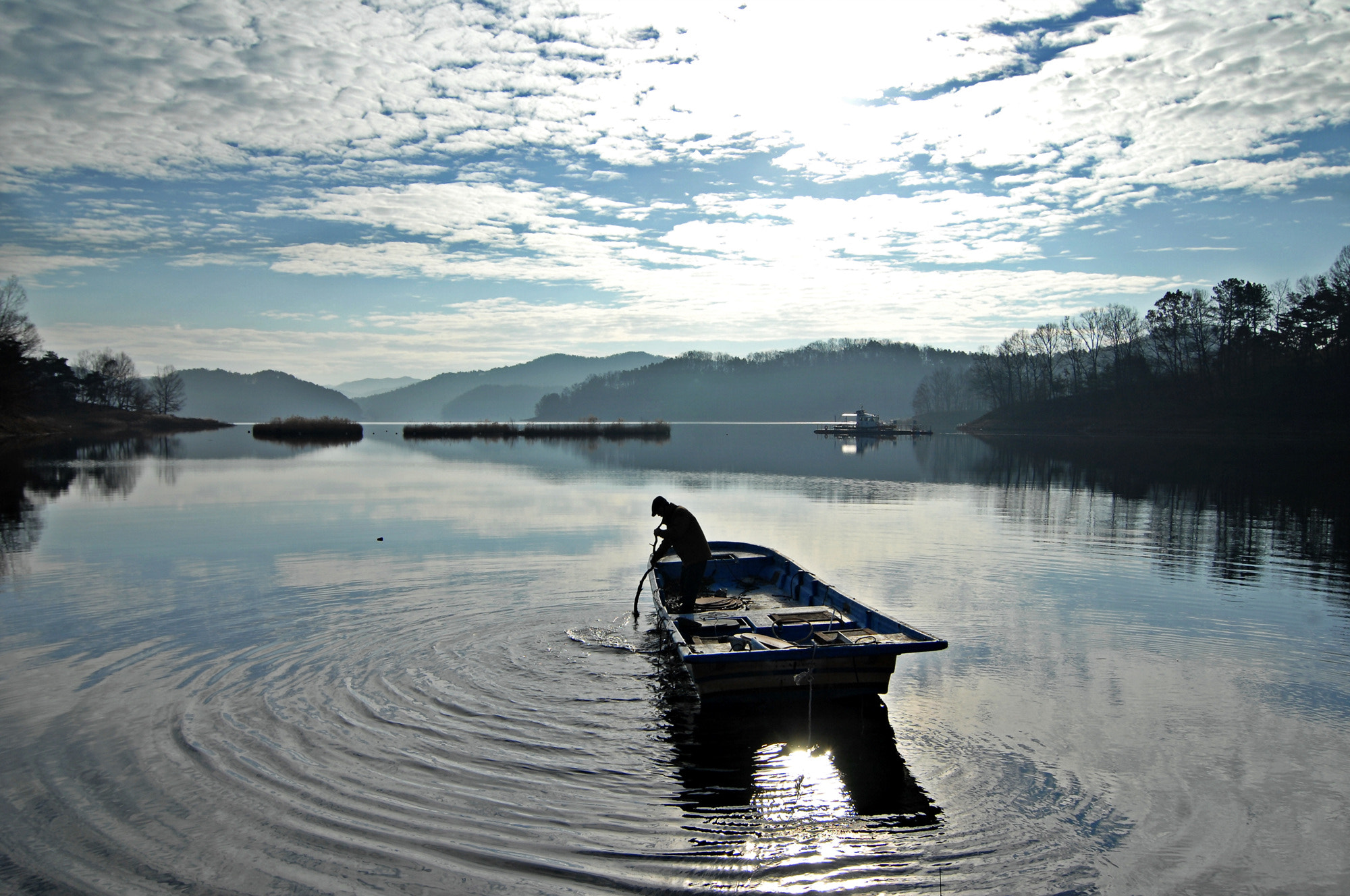 Nikon D2Xs + Tokina AT-X Pro 12-24mm F4 (IF) DX sample photo. Fisherman photography