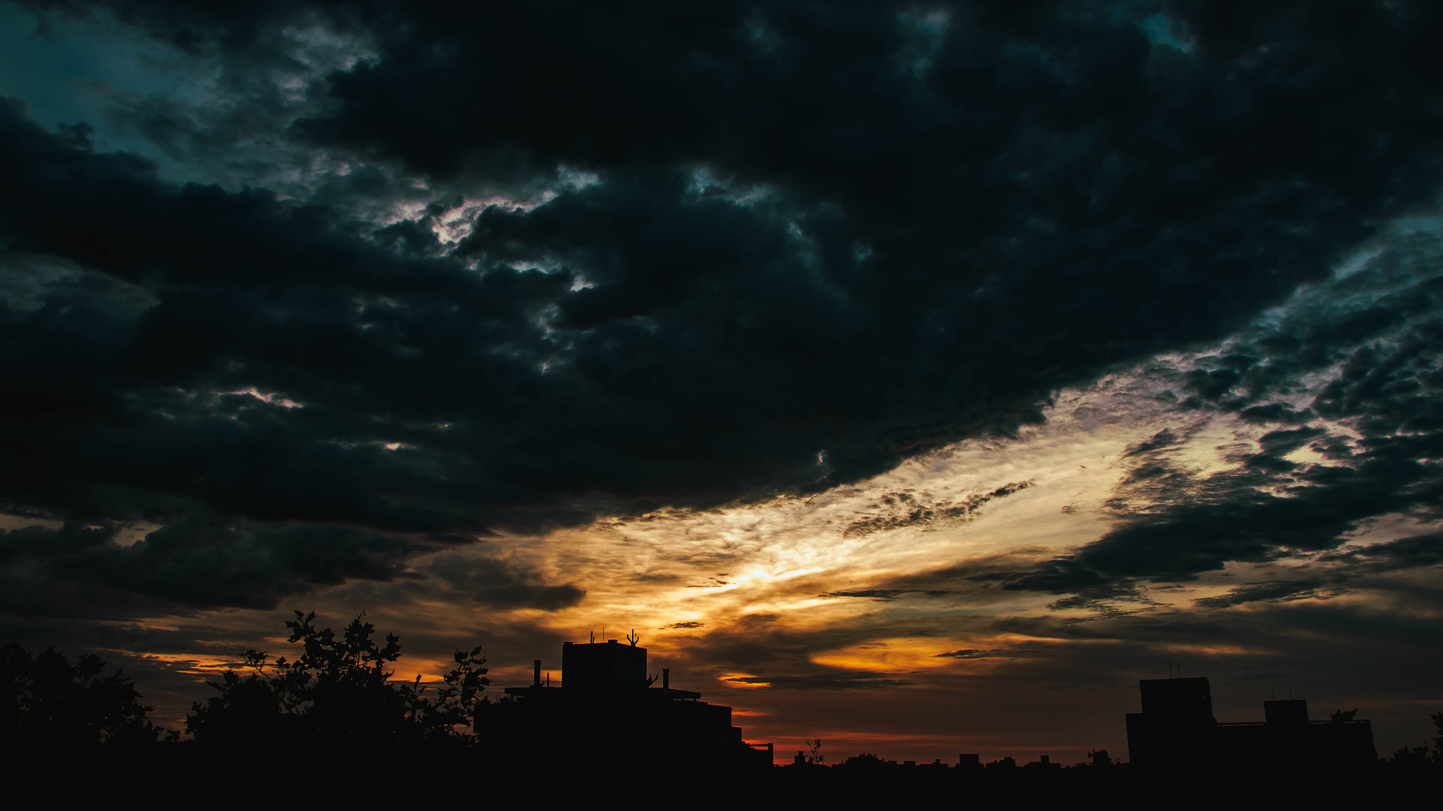 Canon EF-S 17-55mm F2.8 IS USM sample photo. Sky at home photography