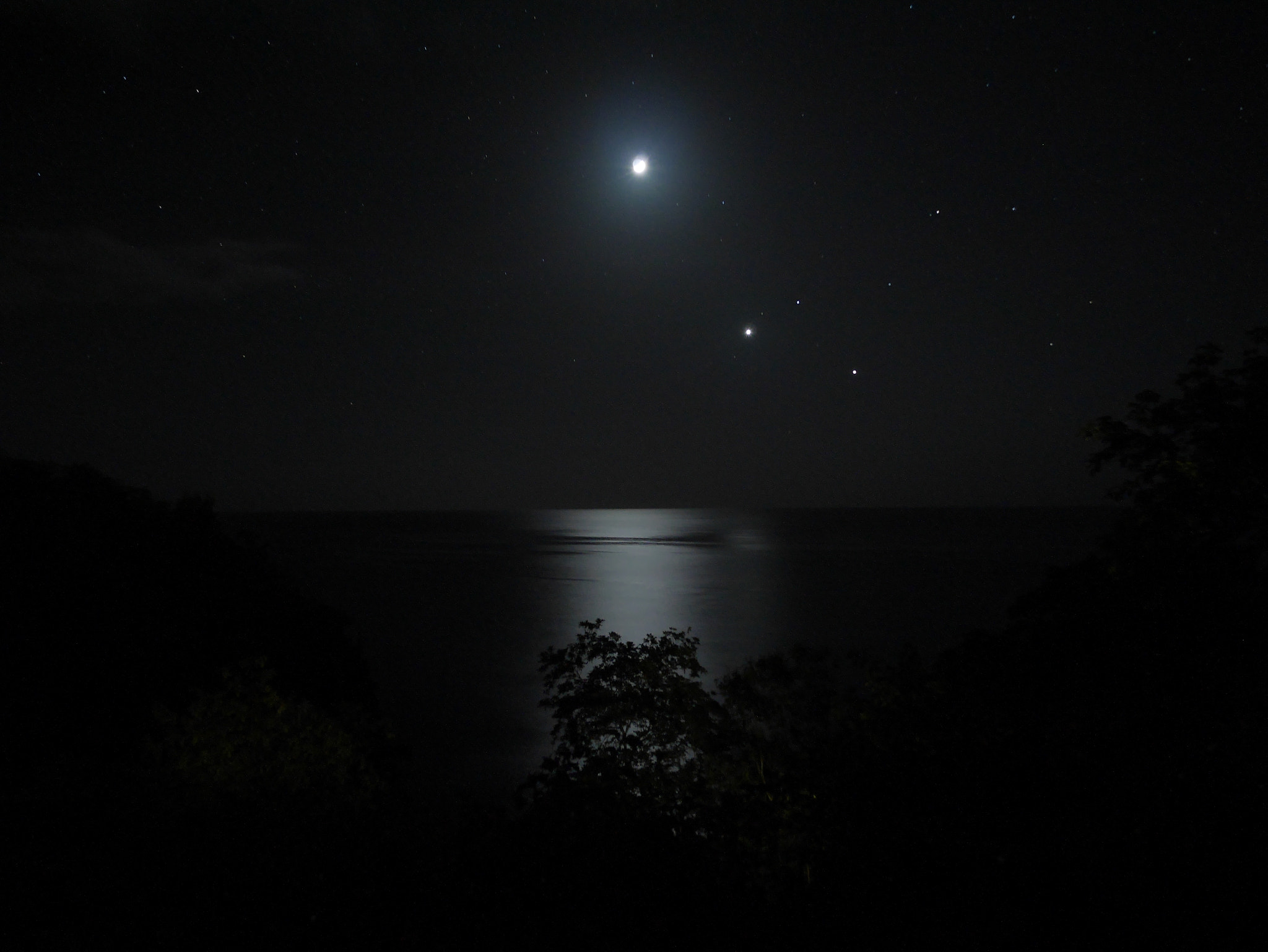 Panasonic Lumix DMC-GX7 + Panasonic Lumix G 14mm F2.5 ASPH sample photo. Moon, venus, and jupiter photography