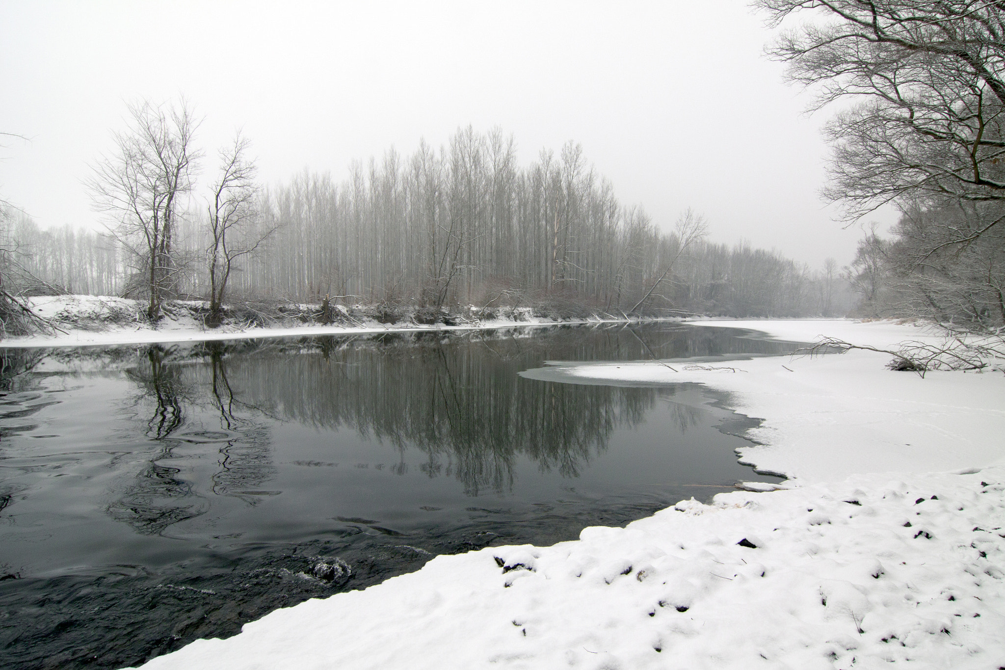 Tokina AT-X Pro 12-24mm F4 (IF) DX sample photo. Riverside in winter photography