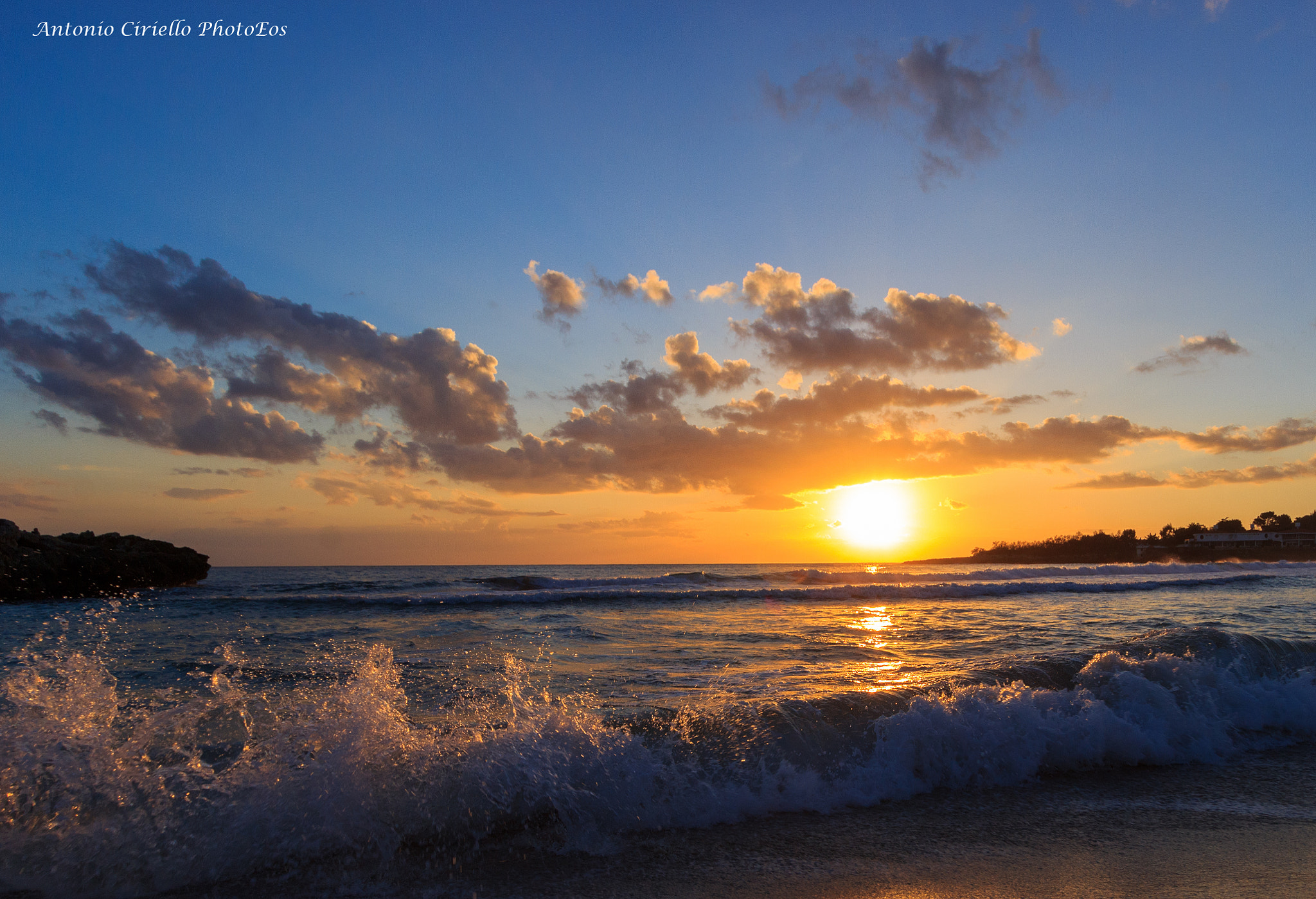 Canon EF-S 10-22mm F3.5-4.5 USM sample photo. Splash sunset photography