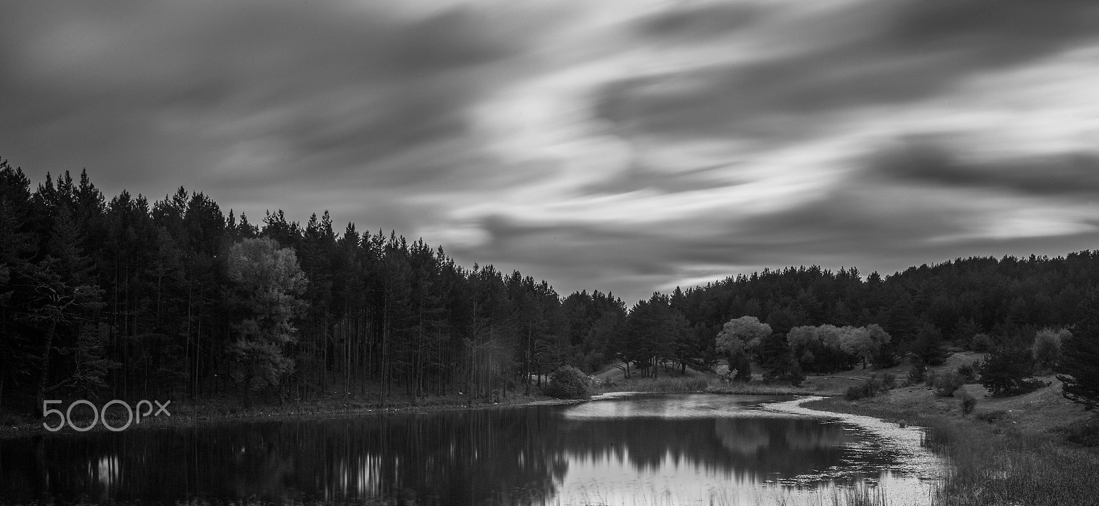 Canon EF 35mm F2 IS USM sample photo. Lake photography