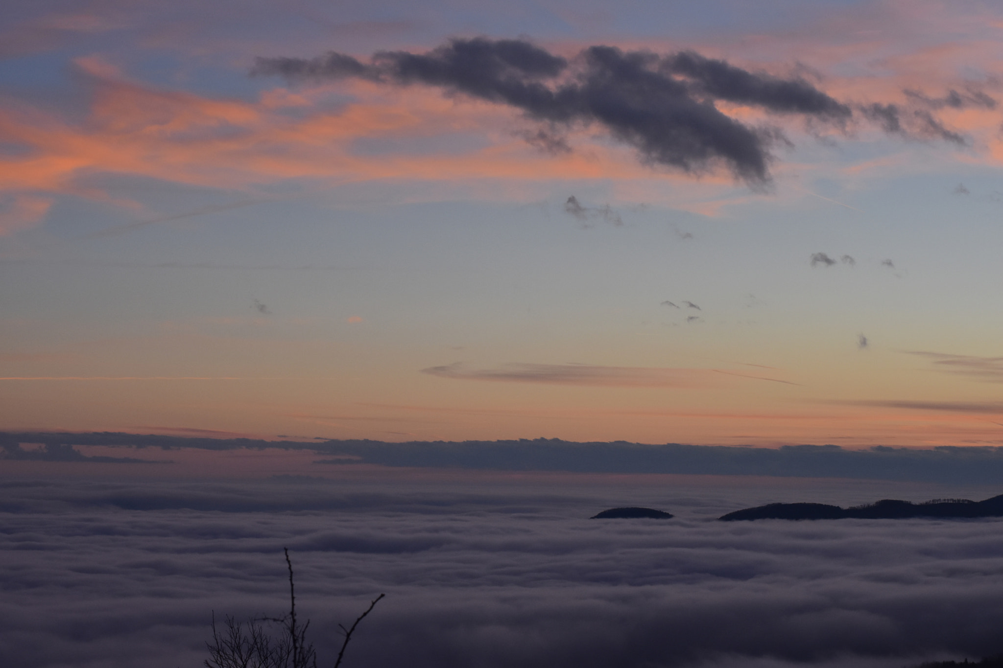 Nikon D7200 + Nikon AF Nikkor 50mm F1.4D sample photo. Above the clouds photography