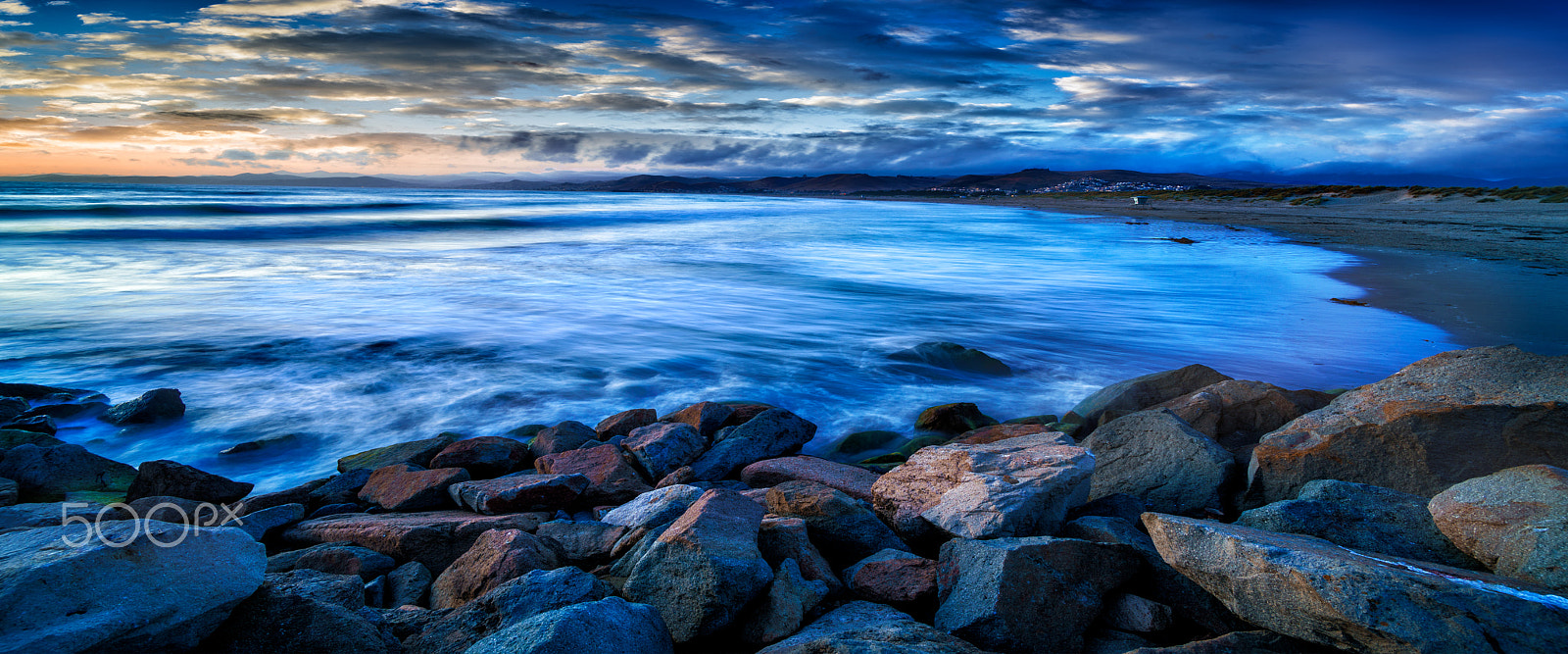 Sony a7R II + Voigtlander SUPER WIDE-HELIAR 15mm F4.5 III sample photo. Morro rock north photography