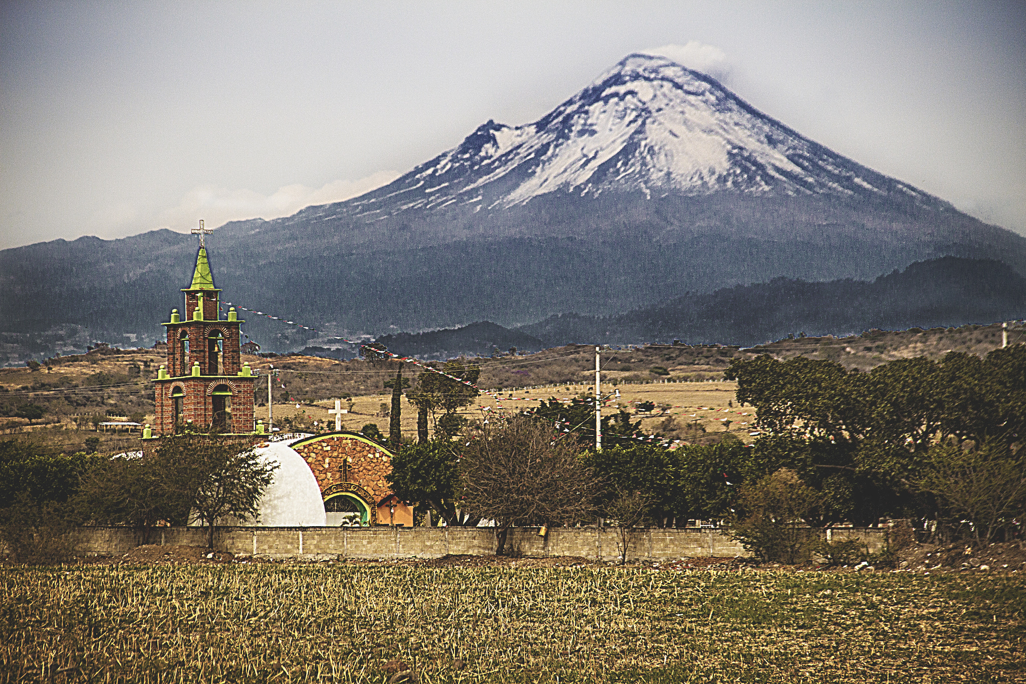 Canon EOS 100D (EOS Rebel SL1 / EOS Kiss X7) sample photo. Popocatepetl photography