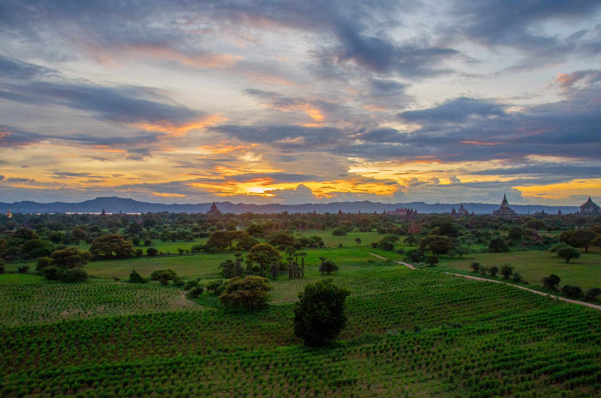 Sigma 18-250mm F3.5-6.3 DC Macro OS HSM sample photo. Burmese sunset photography