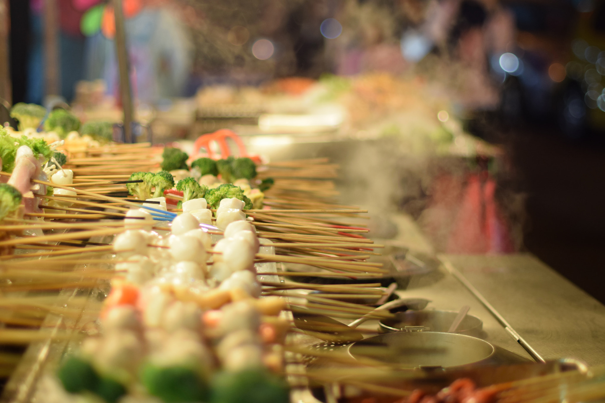 Nikon D5300 + Nikon AF-S Nikkor 50mm F1.4G sample photo. Street grill photography