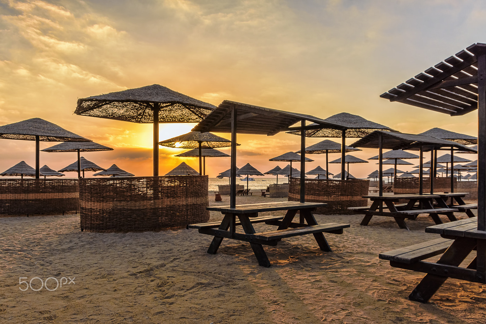 Sigma 18-250mm F3.5-6.3 DC OS HSM sample photo. Amazing seaside sunrise hdr photography