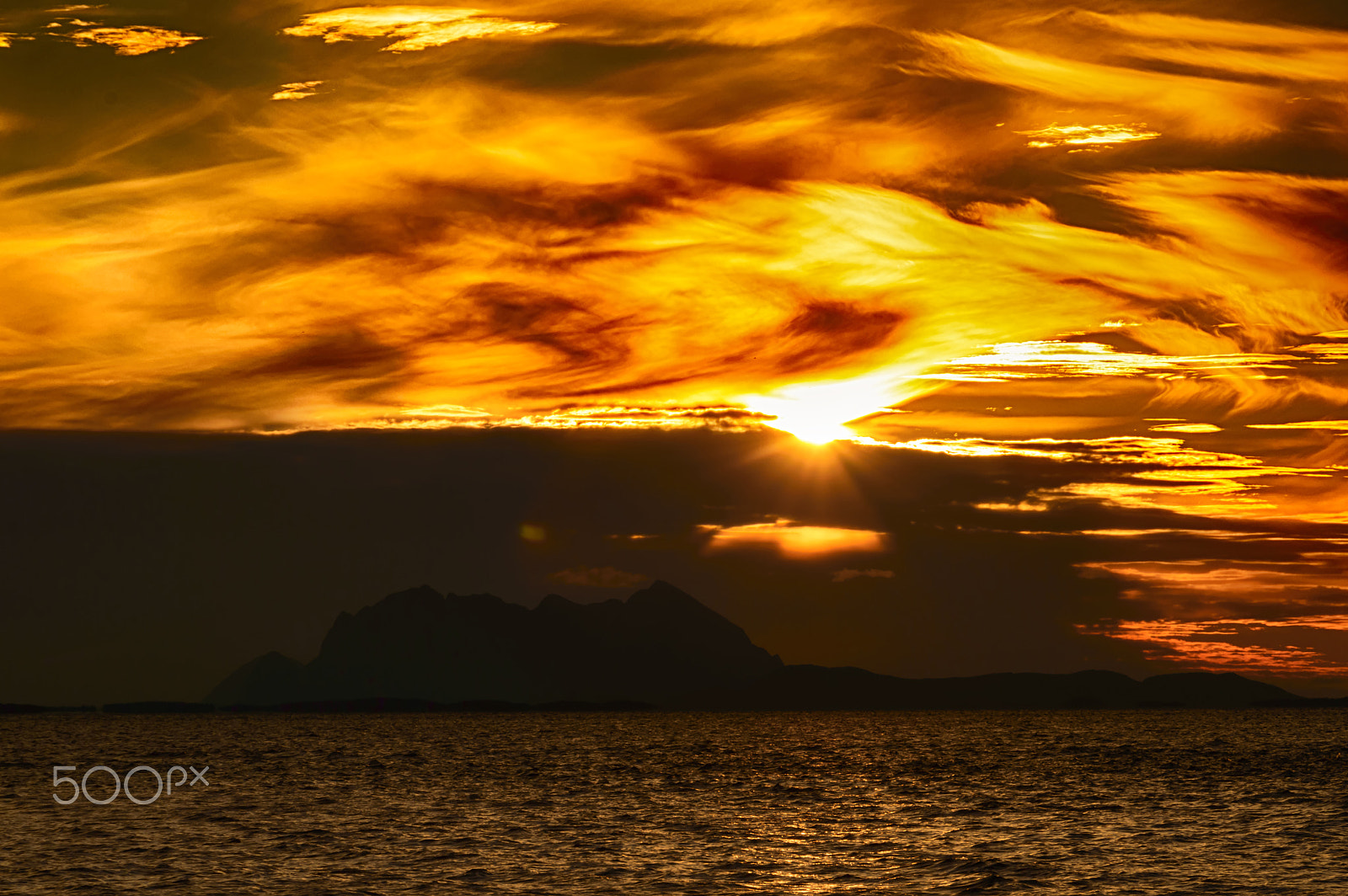 Sigma 18-250mm F3.5-6.3 DC OS HSM sample photo. Fugløya photography