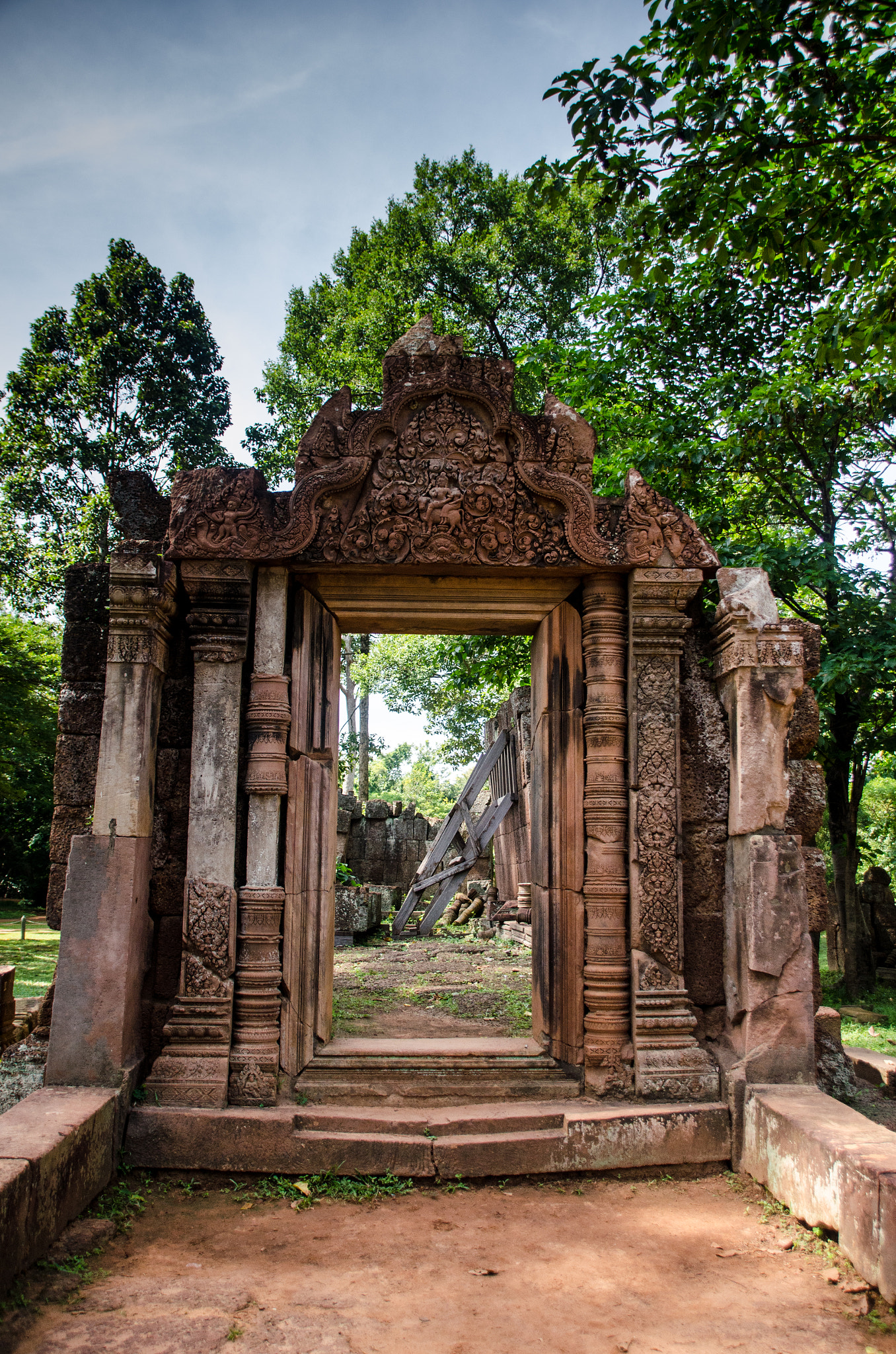 Sigma 18-250mm F3.5-6.3 DC Macro OS HSM sample photo. Kampuchea - cambodia photography
