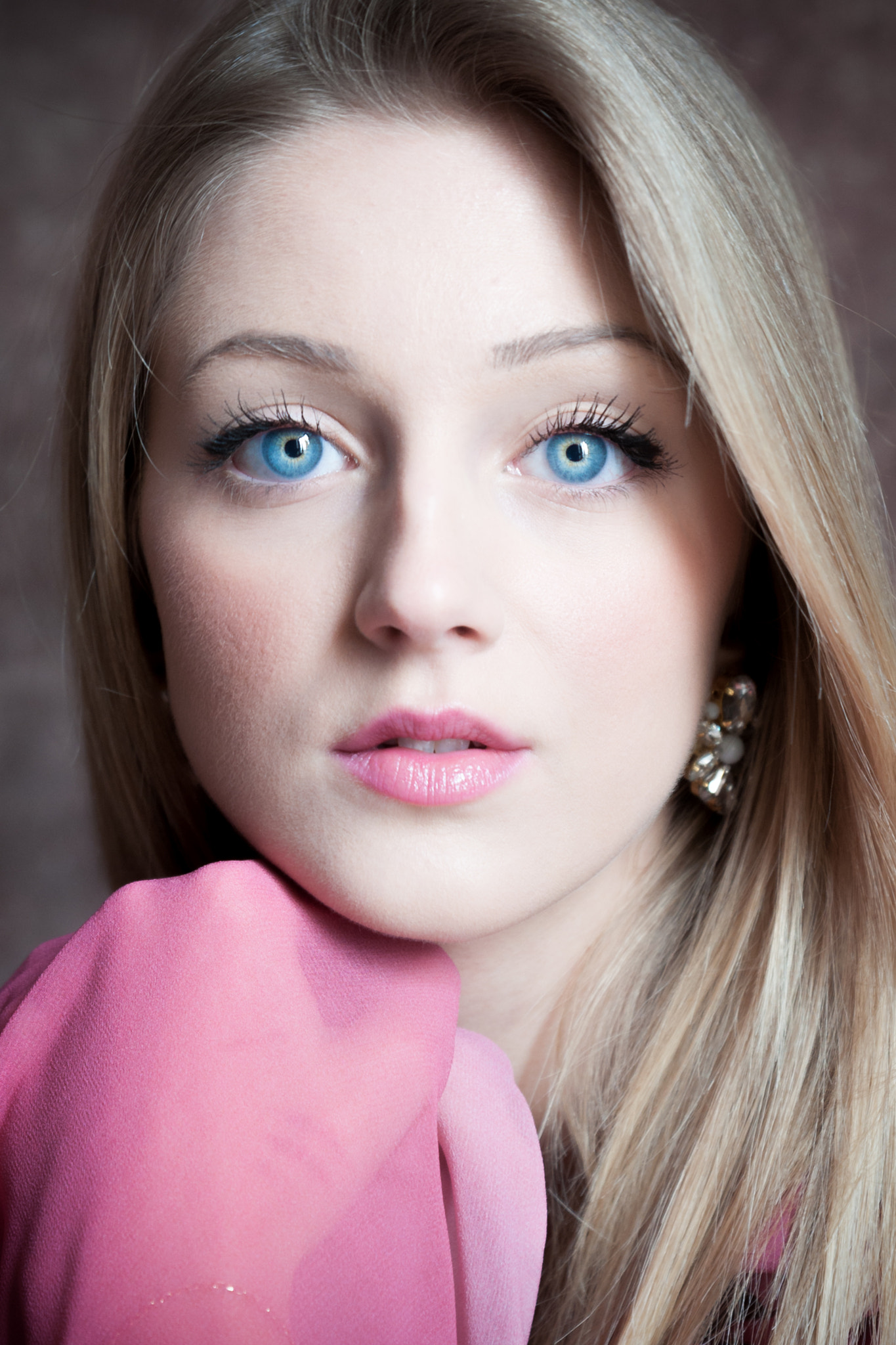 Tamron SP 24-70mm F2.8 Di VC USD sample photo. In pink photography