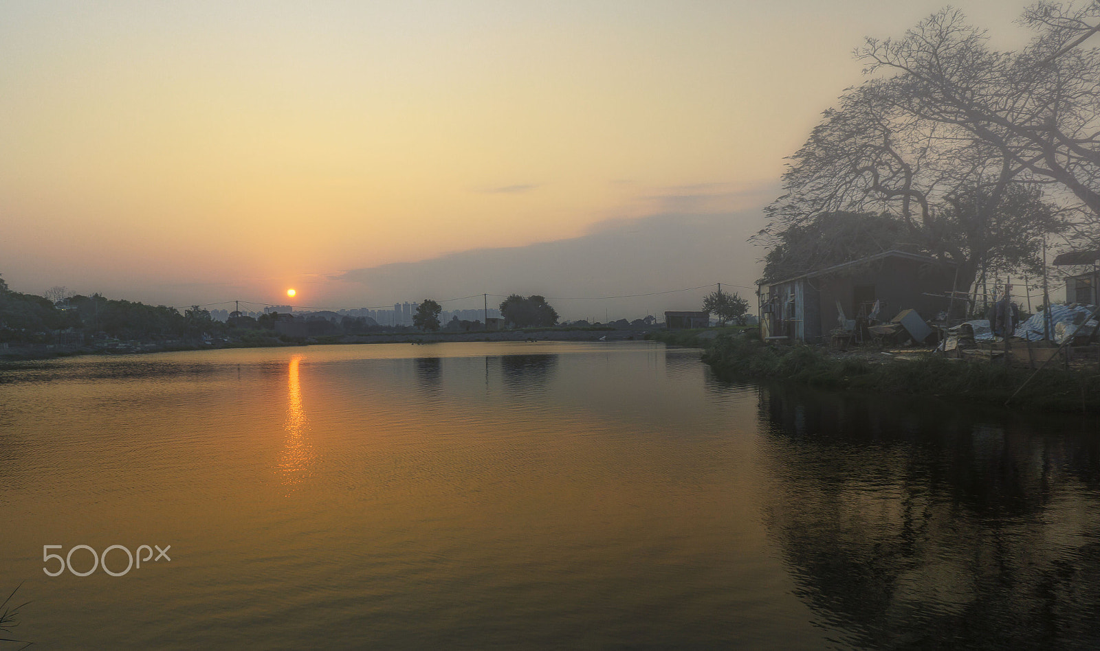 Sony a6000 + Sony E 16mm F2.8 sample photo. Misty sunset photography