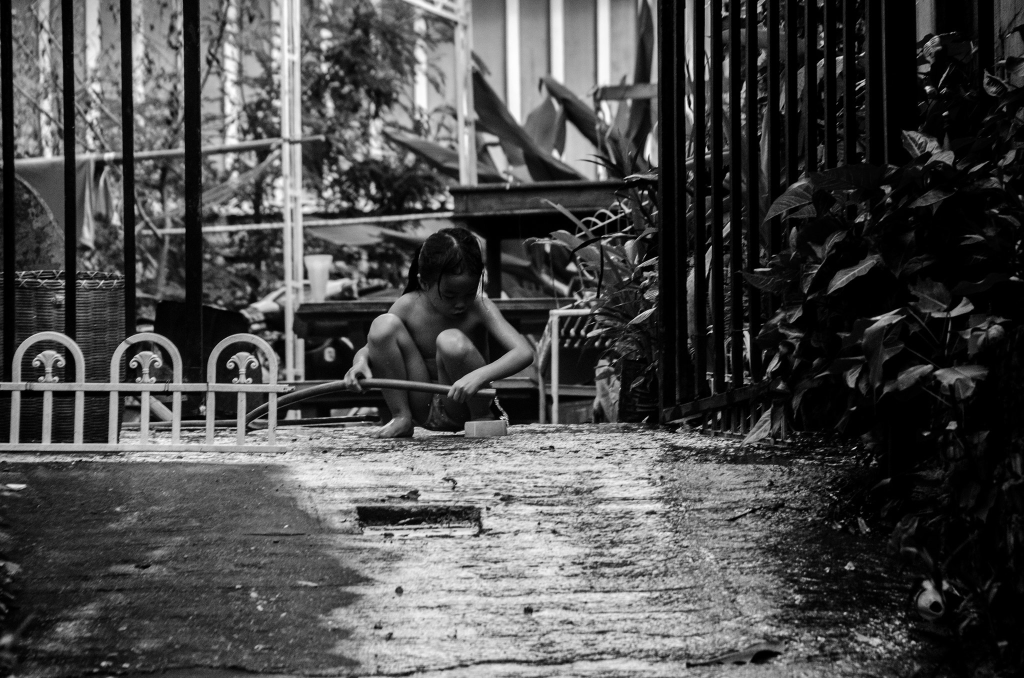 Sigma 18-250mm F3.5-6.3 DC Macro OS HSM sample photo. Lotus people photography
