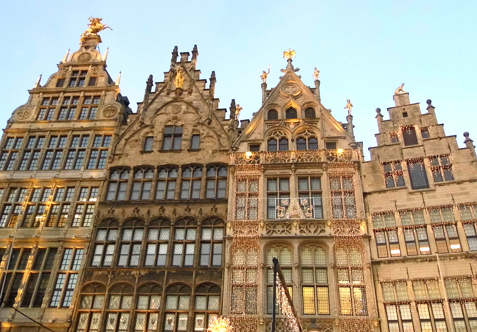 Panasonic Lumix DMC-LZ30 sample photo. Guild houses' facades in the grote markt . photography