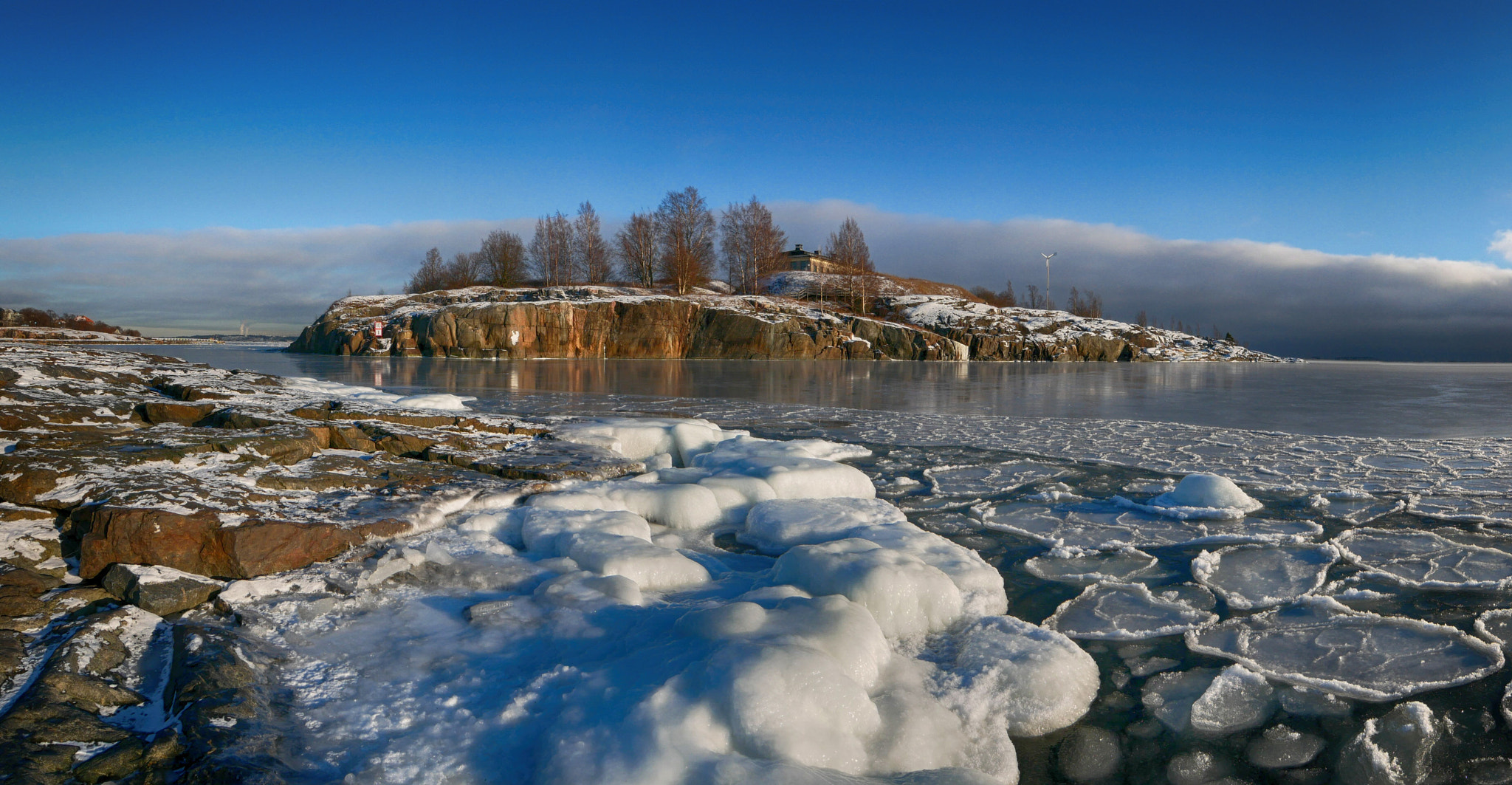 Panasonic Lumix DMC-GX85 (Lumix DMC-GX80 / Lumix DMC-GX7 Mark II) + OLYMPUS M.9-18mm F4.0-5.6 sample photo. Ice & rocks photography