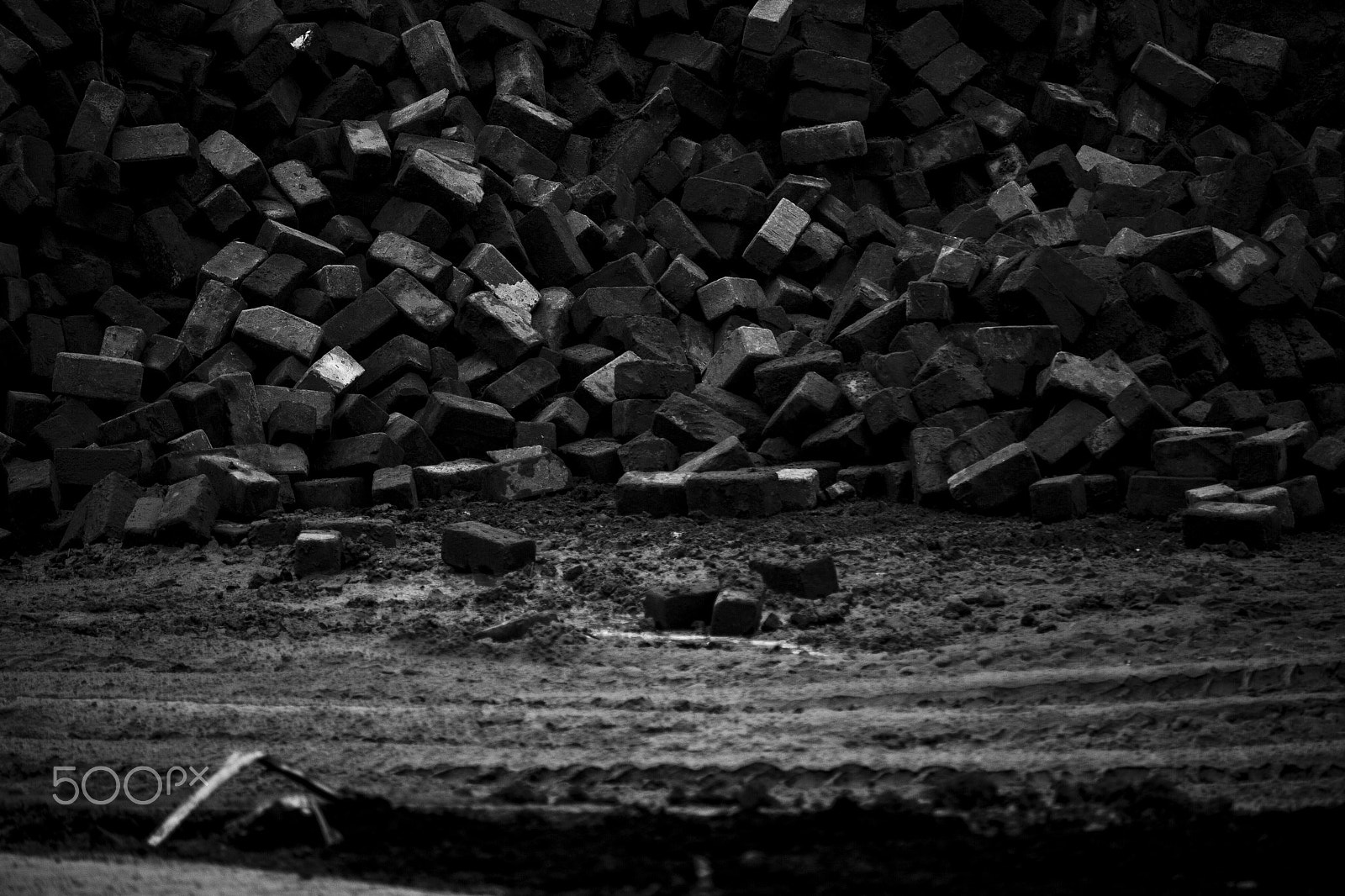 Canon EF-S 55-250mm F4-5.6 IS STM sample photo. Bricks photography