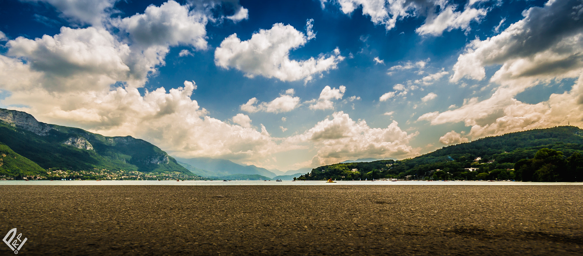 Sigma 10-20mm F4-5.6 EX DC HSM sample photo. Lac d'annecy photography