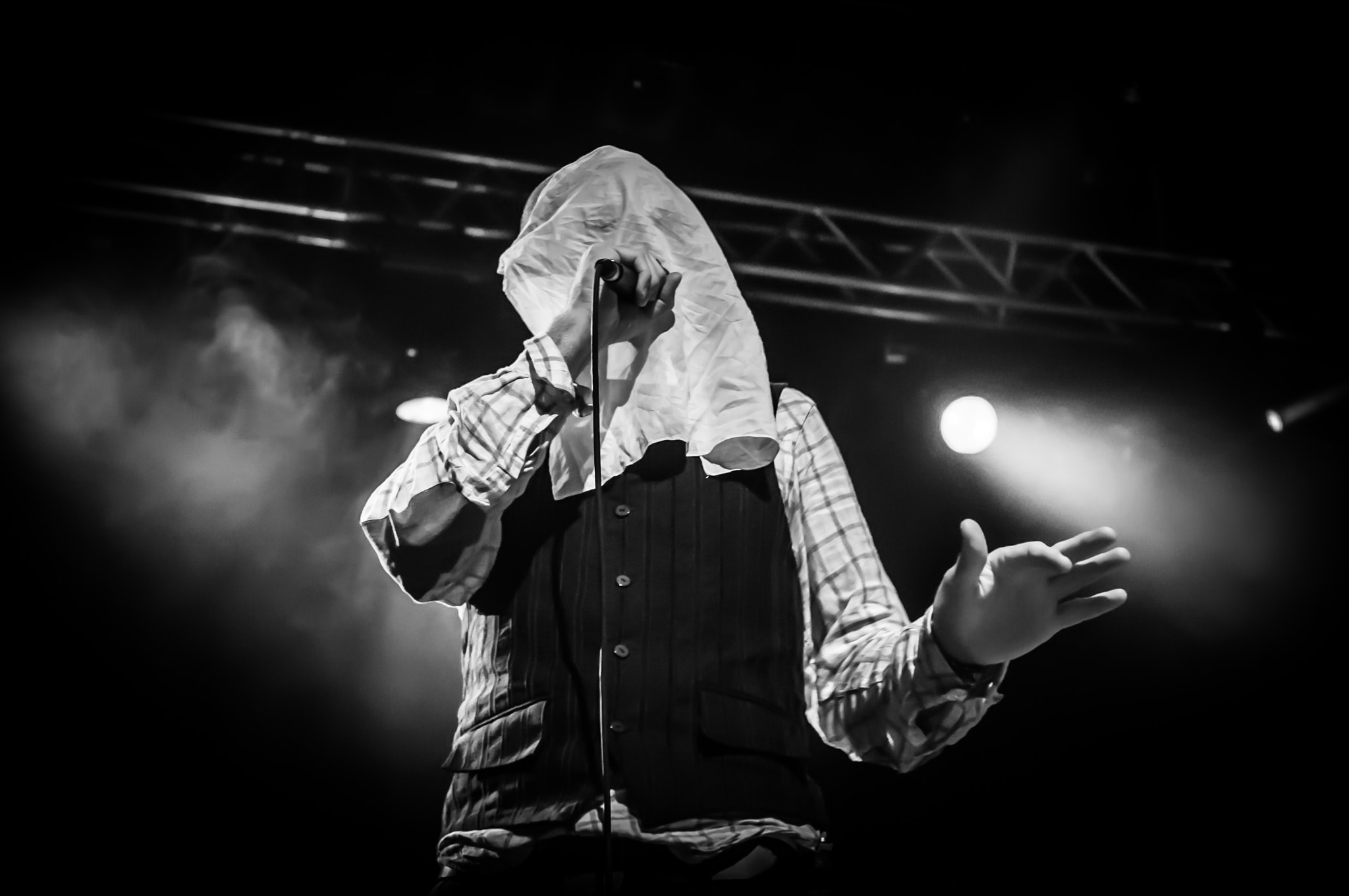 Nikon AF-S Nikkor 24-70mm F2.8G ED sample photo. Tragically hip effenaar photography