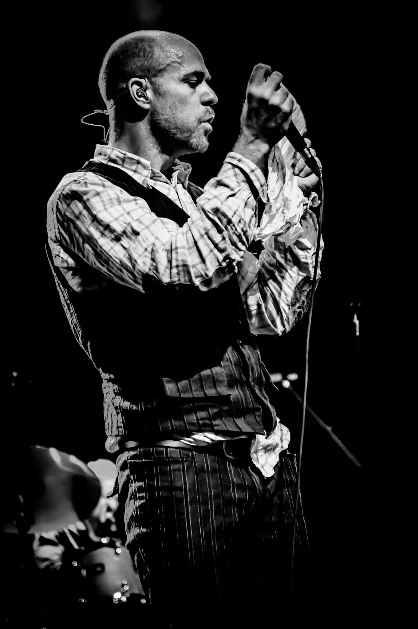 Nikon AF-S Nikkor 24-70mm F2.8G ED sample photo. Tragically hip effenaar photography
