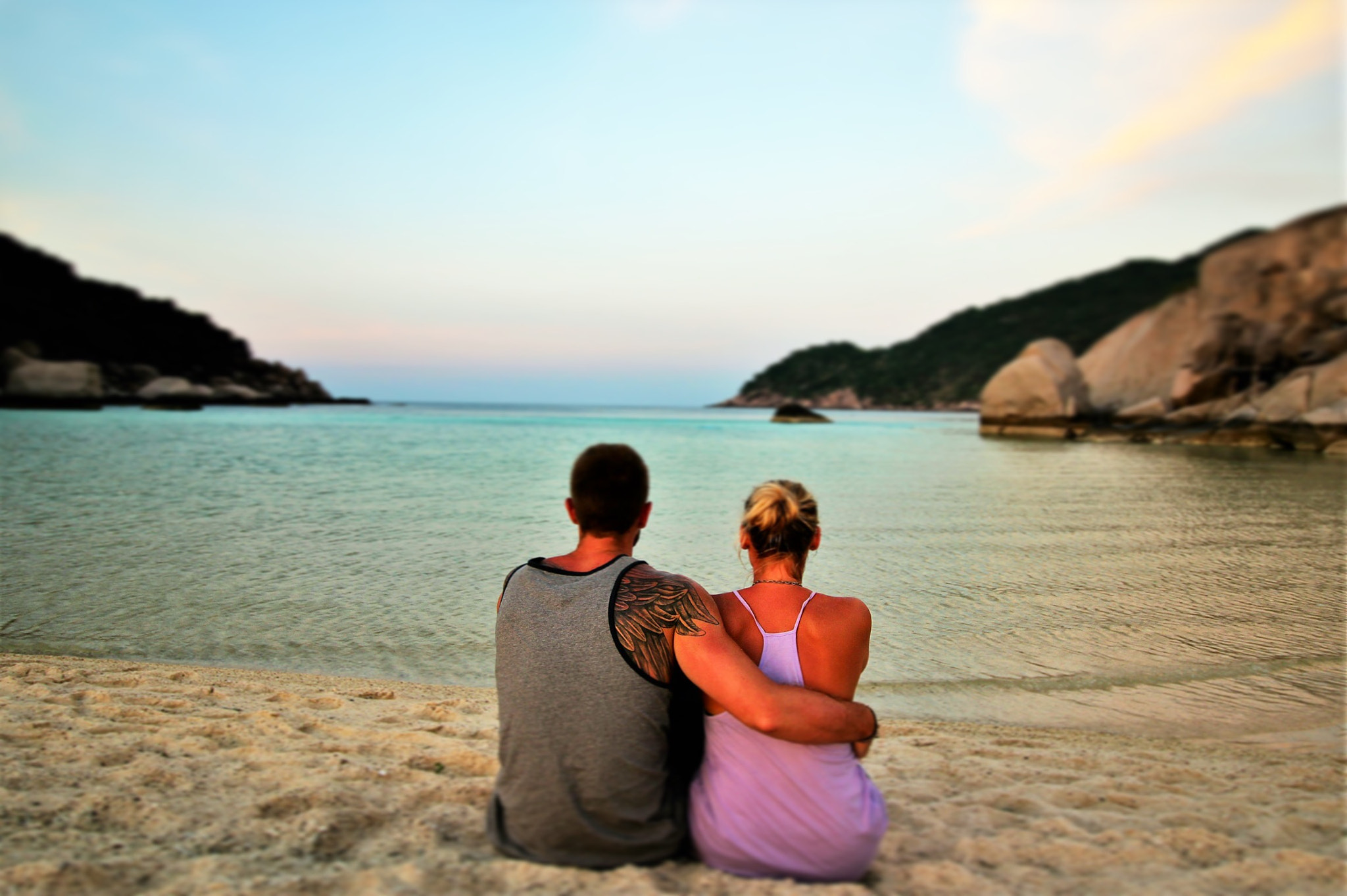 Canon EOS 600D (Rebel EOS T3i / EOS Kiss X5) sample photo. Beach love photography