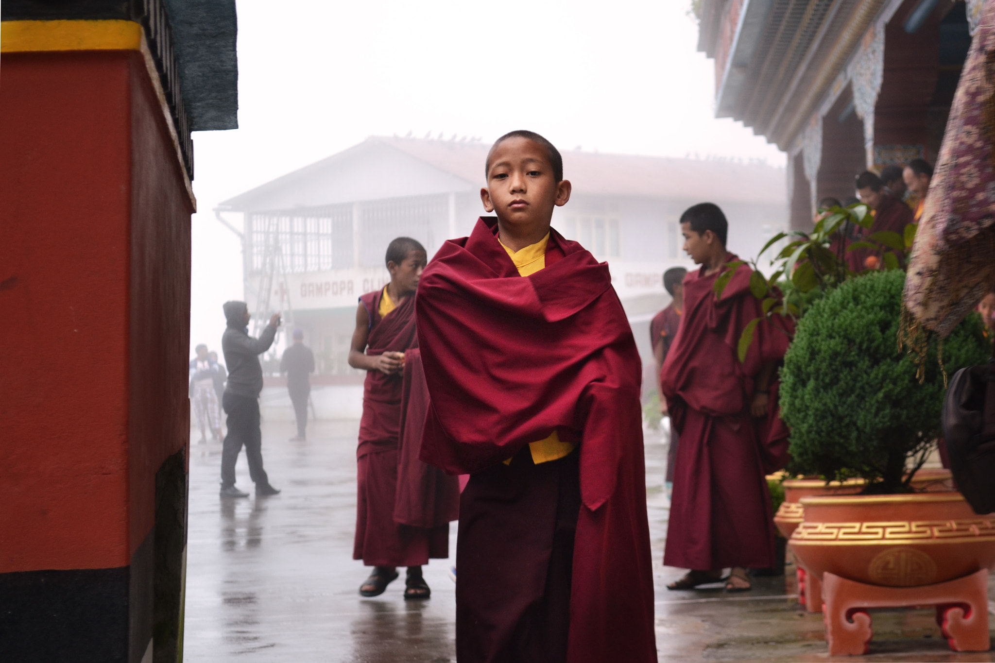 Nikon D3100 + AF Zoom-Nikkor 35-80mm f/4-5.6D sample photo. The little monk photography