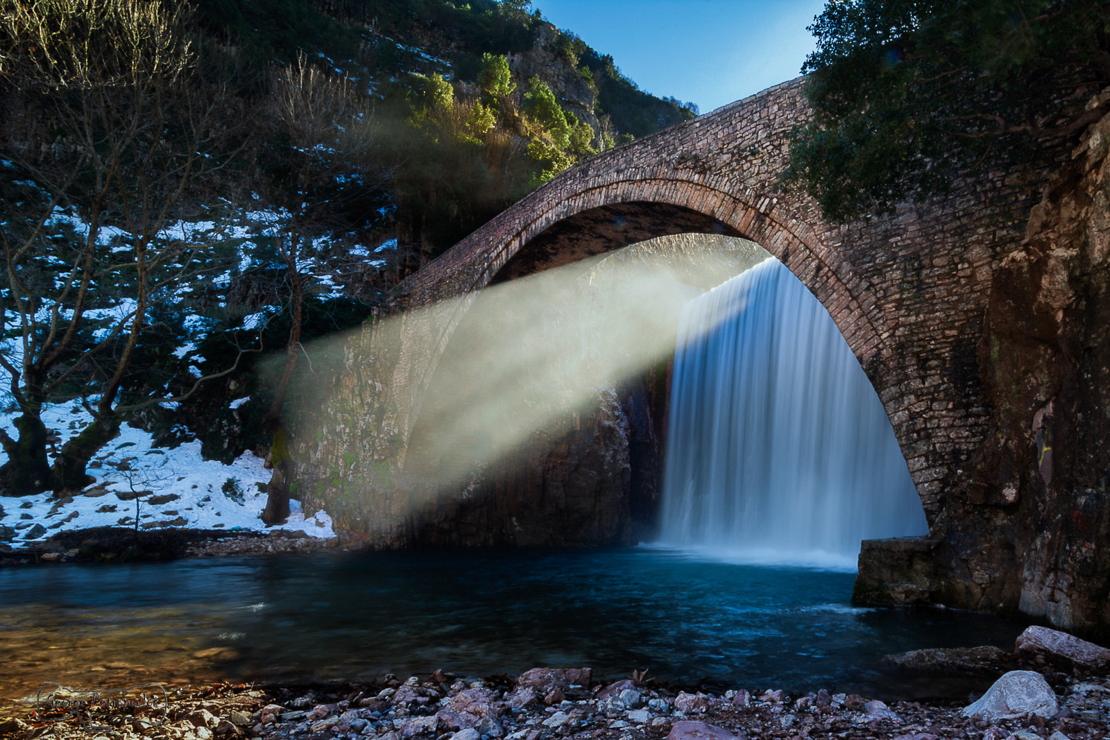 Tokina AT-X Pro 11-16mm F2.8 DX sample photo. Rays of light photography