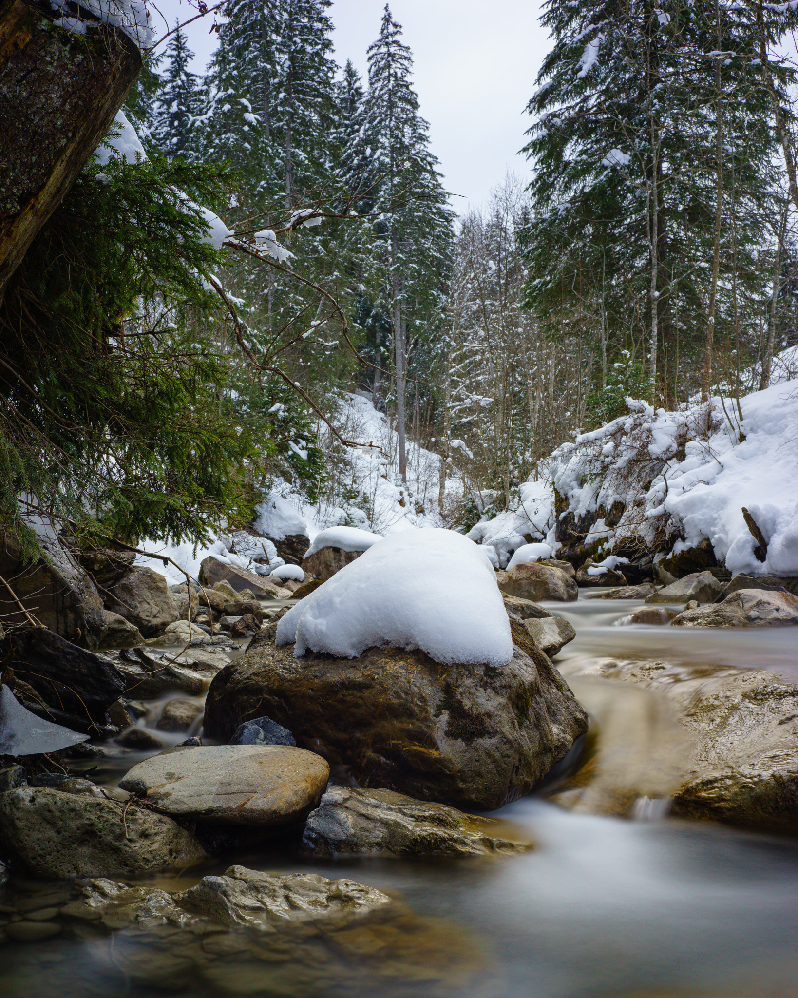 Sony a7R + E 35mm F2 sample photo. Rüschbach photography