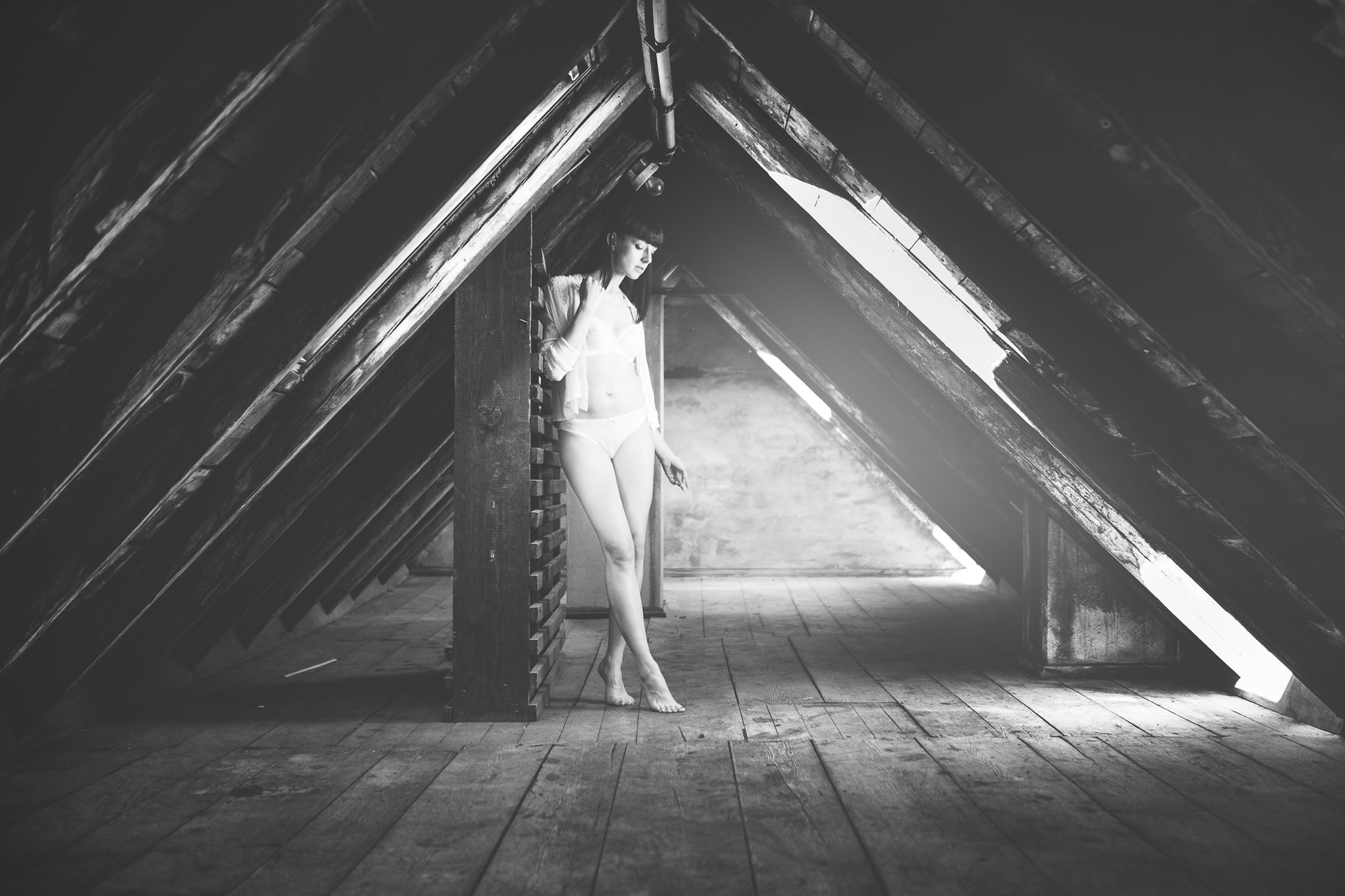 Sony a6300 + 30mm F1.4 DC DN | Contemporary 016 sample photo. Lost home #02 photography