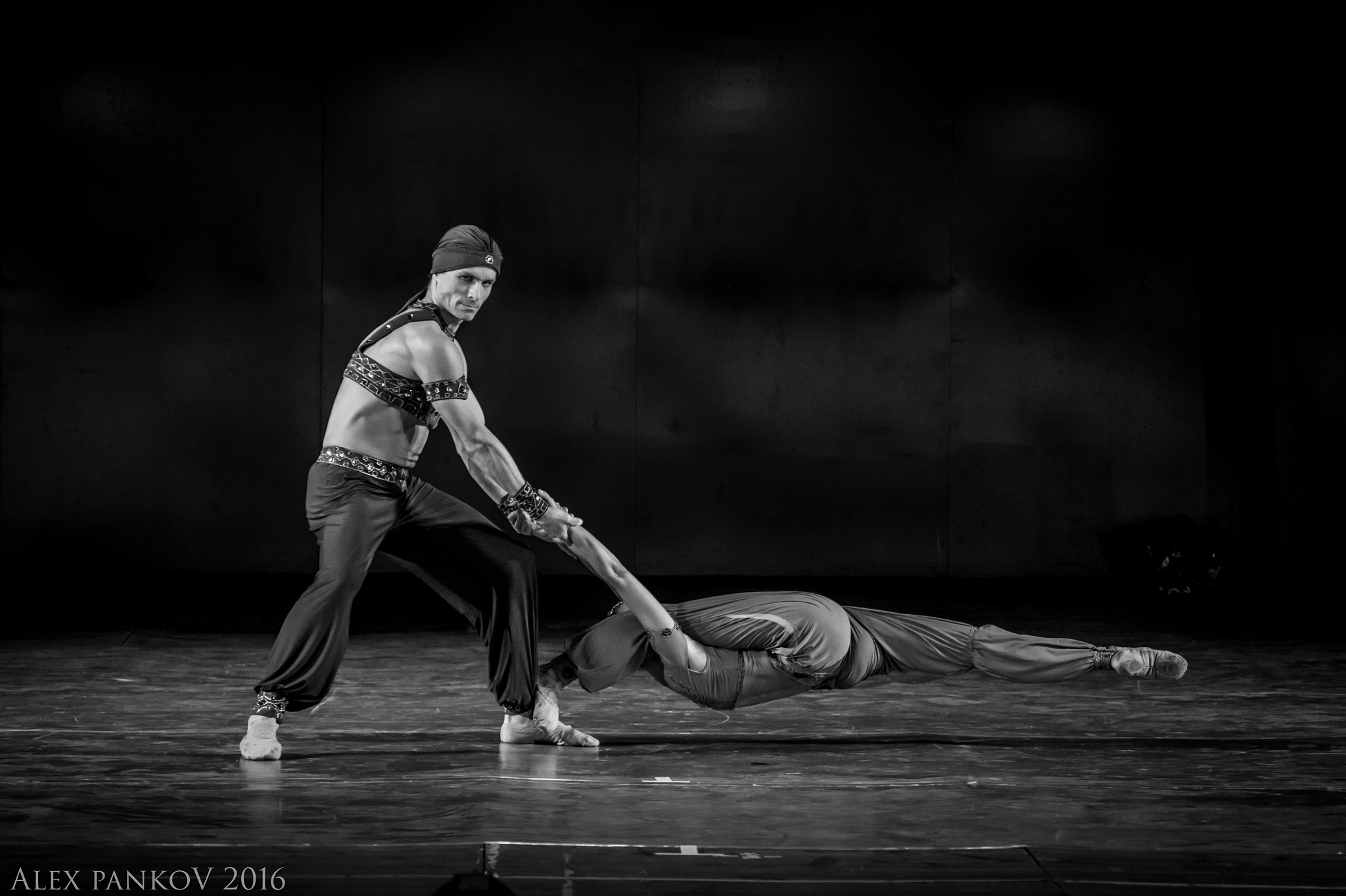 AF Zoom-Nikkor 75-300mm f/4.5-5.6 sample photo. Oriental dance photography