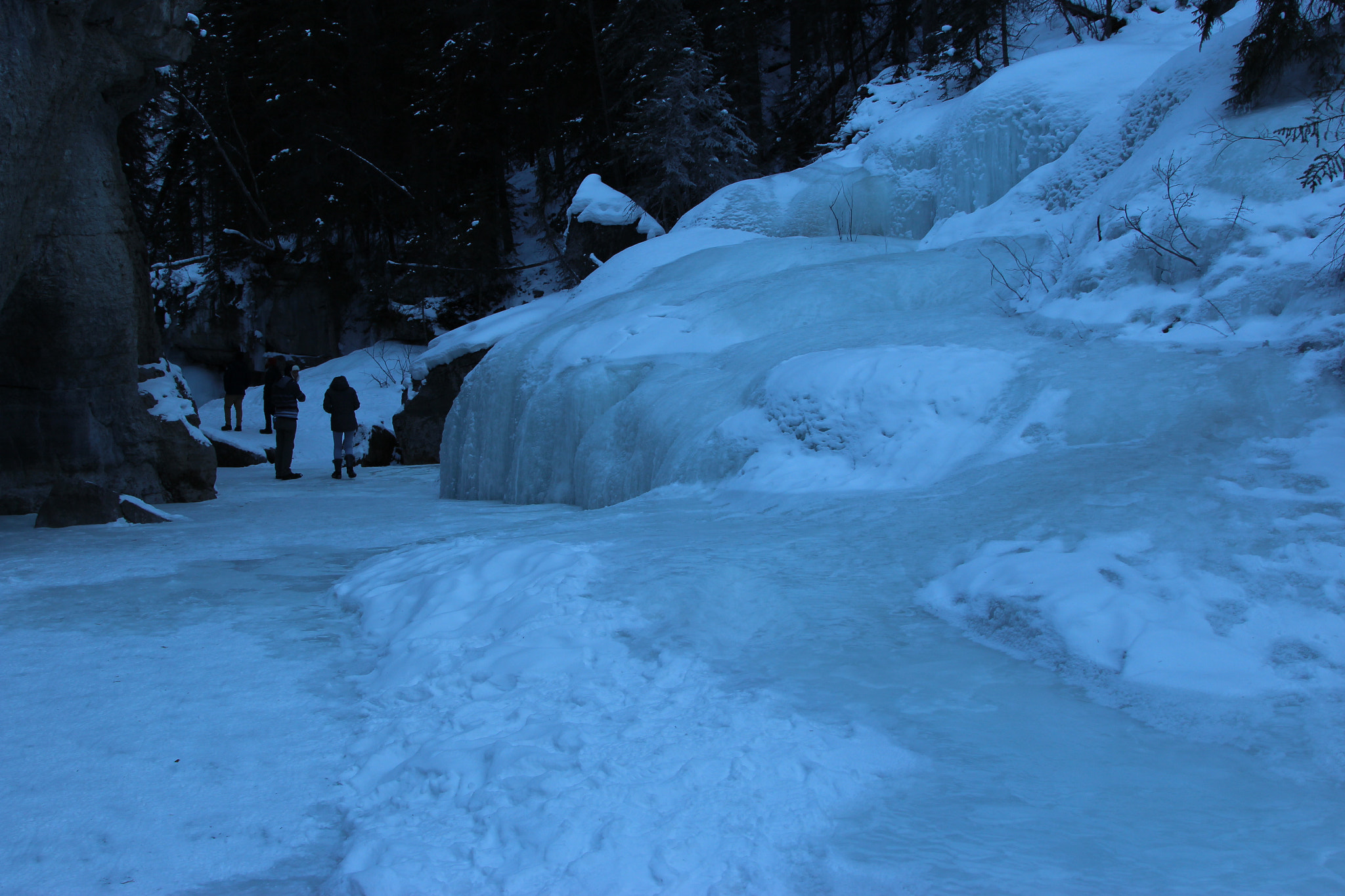 Canon EOS 600D (Rebel EOS T3i / EOS Kiss X5) sample photo. Frozen waterfalls jasper alberta canada photography