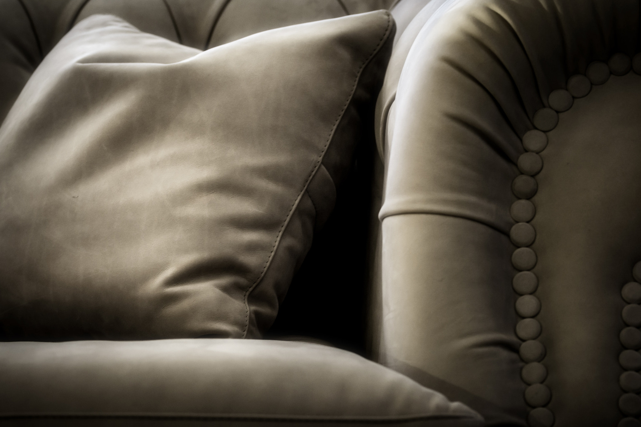 Sigma 105mm F2.8 EX DG OS HSM sample photo. Pillow photography