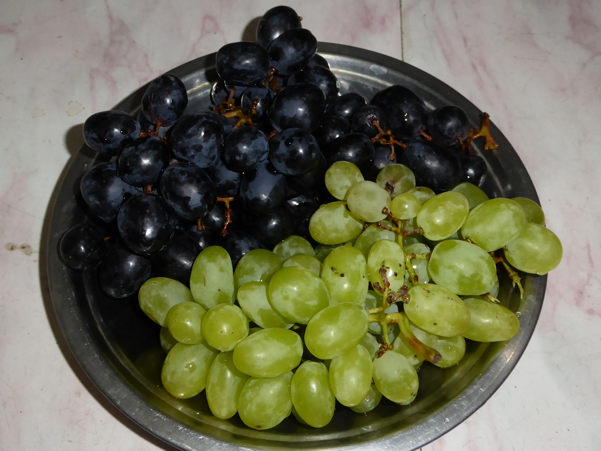 Panasonic Lumix DMC-ZS40 (Lumix DMC-TZ60) sample photo. Grapes photography