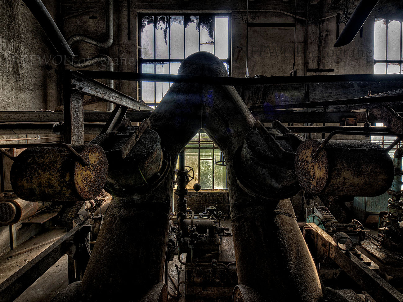 Olympus E-30 + OLYMPUS  7-14mm Lens sample photo. Old iron ... photography