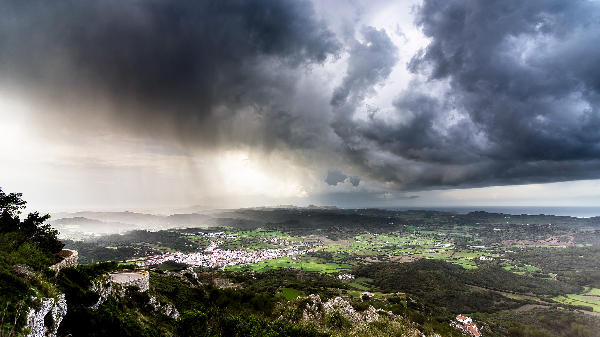 Tokina AT-X Pro 11-16mm F2.8 DX sample photo. Rainy time photography