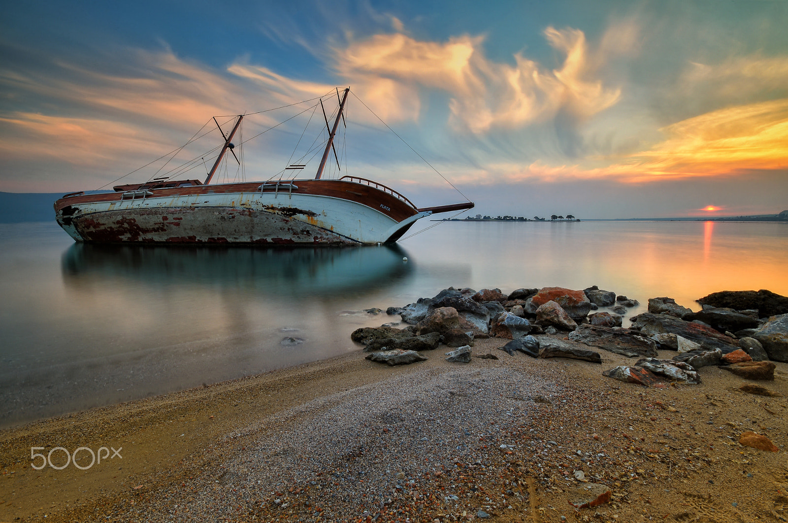 Sigma 10-20mm F4-5.6 EX DC HSM sample photo. Submerged ship photography