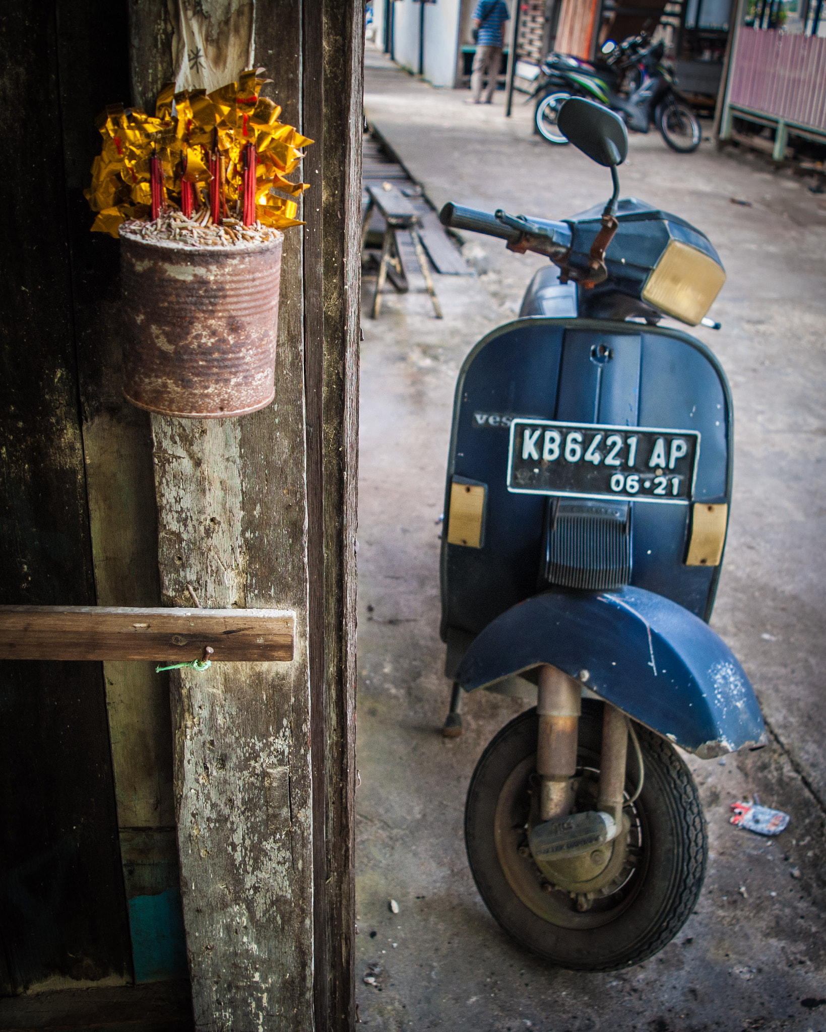 Nikon D3000 sample photo. Hsiang and vespa photography