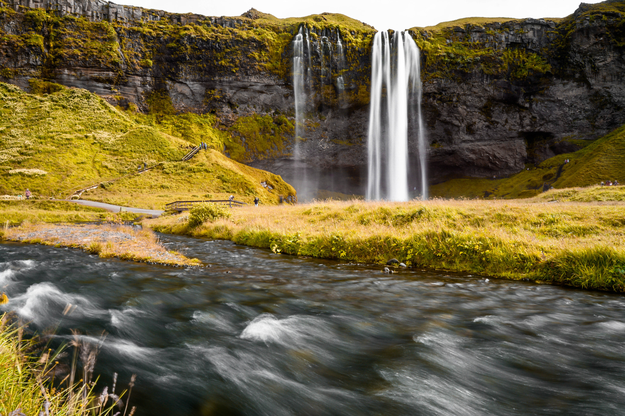 Nikon AF-S Nikkor 16-35mm F4G ED VR sample photo. Seljalandsfoss waterfall, iceland in autumn photography