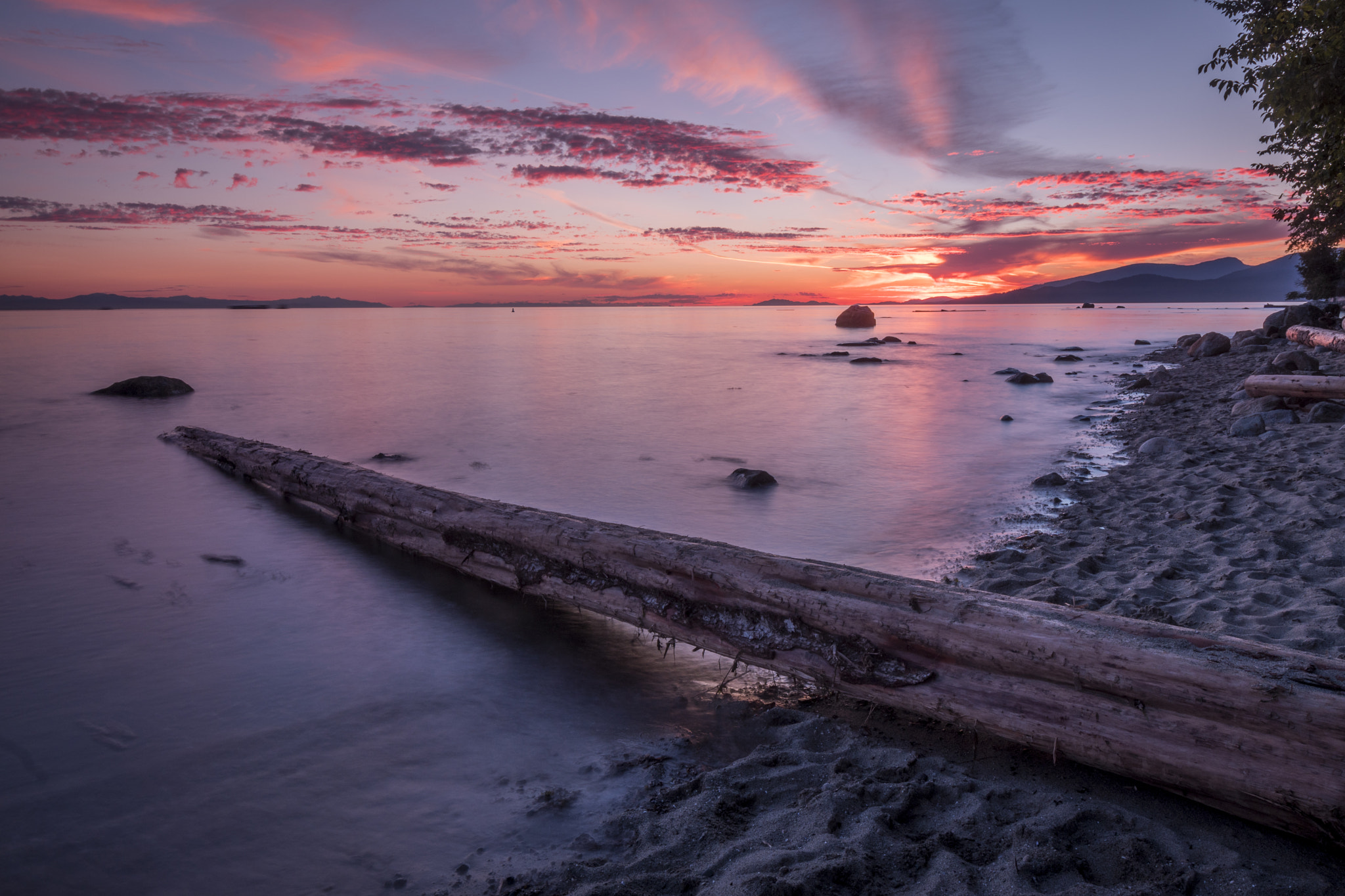 Canon EF 16-35mm F4L IS USM sample photo. Wreck beach photography