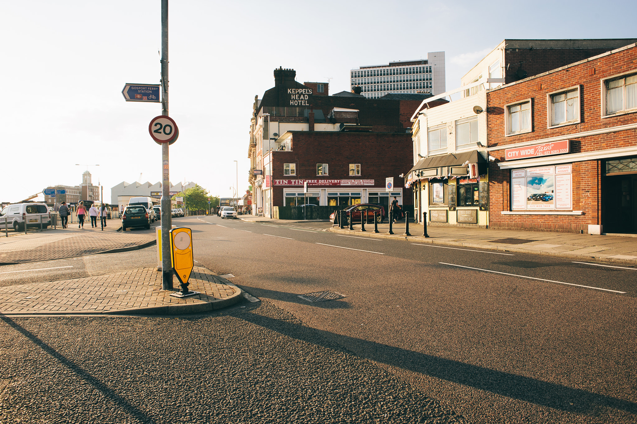 Nikon D700 + Nikon AF Nikkor 24mm F2.8D sample photo. Streets of portsmouth photography