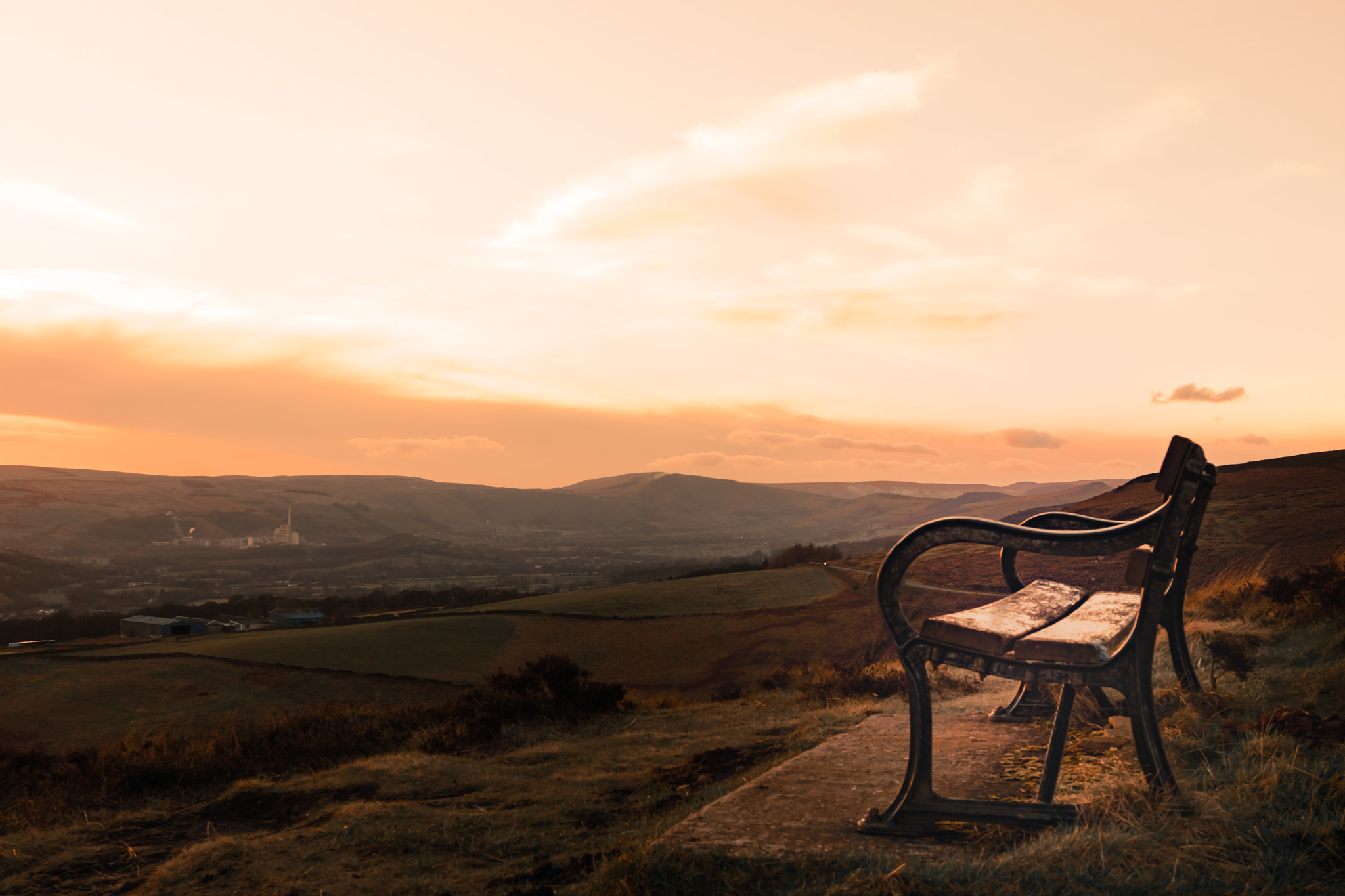 Nikon D7200 sample photo. My favorite shot of the weekend looking directly toward mam tor in the peak district photography
