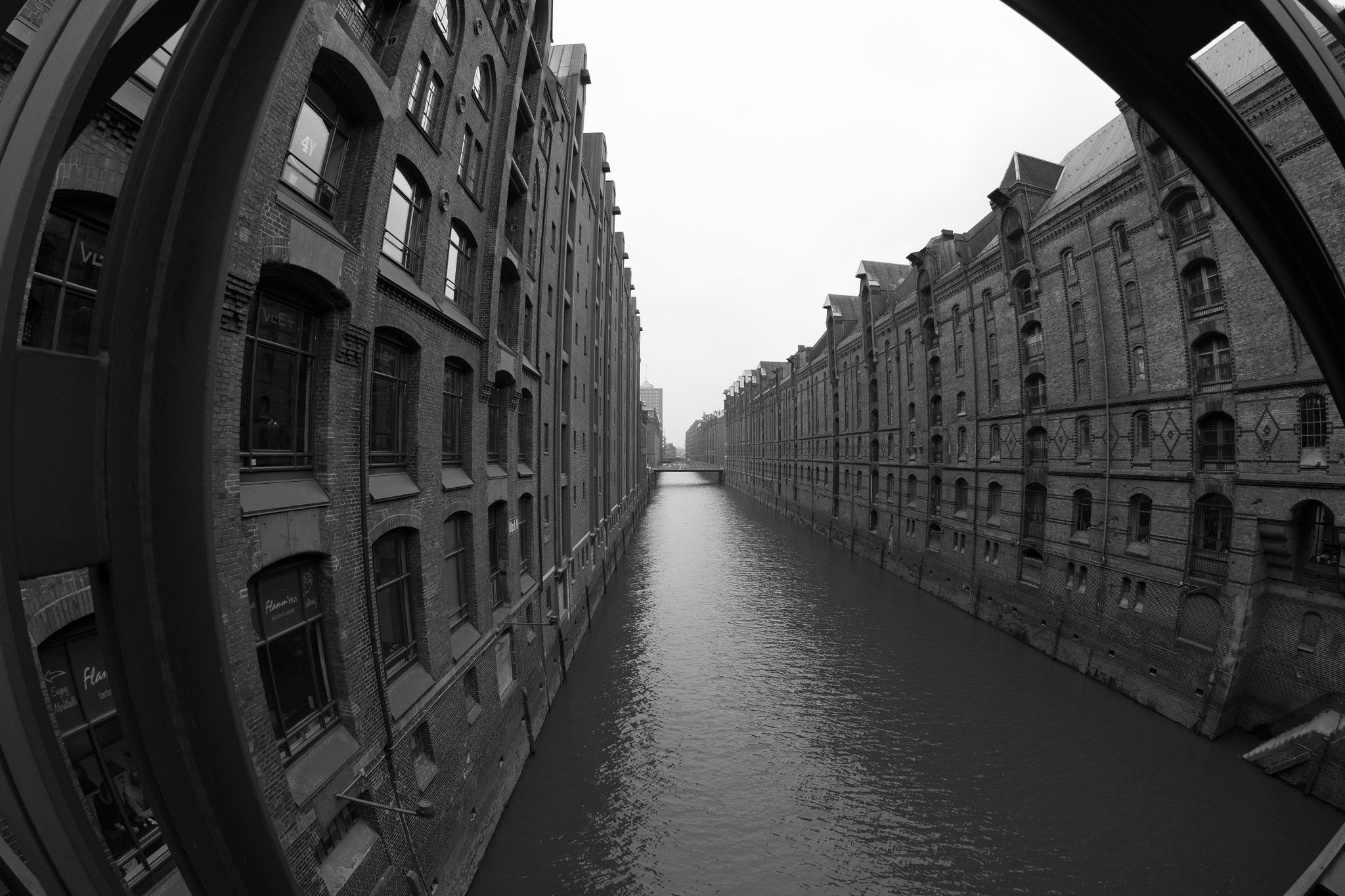 Canon EF 8-15mm F4L Fisheye USM sample photo. Speicherstadt photography