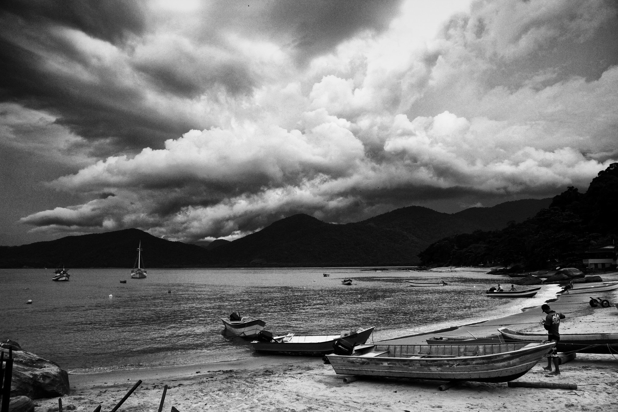 Sigma 18-250mm F3.5-6.3 DC OS HSM sample photo. Raining day in picinguaba village photography