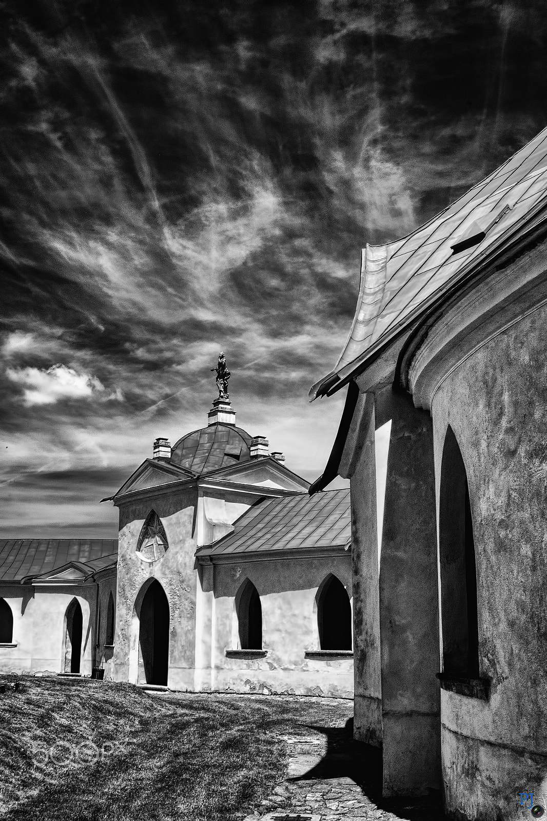 Sigma 17-50mm F2.8 EX DC OS HSM sample photo. Santini v bw ...1. photography