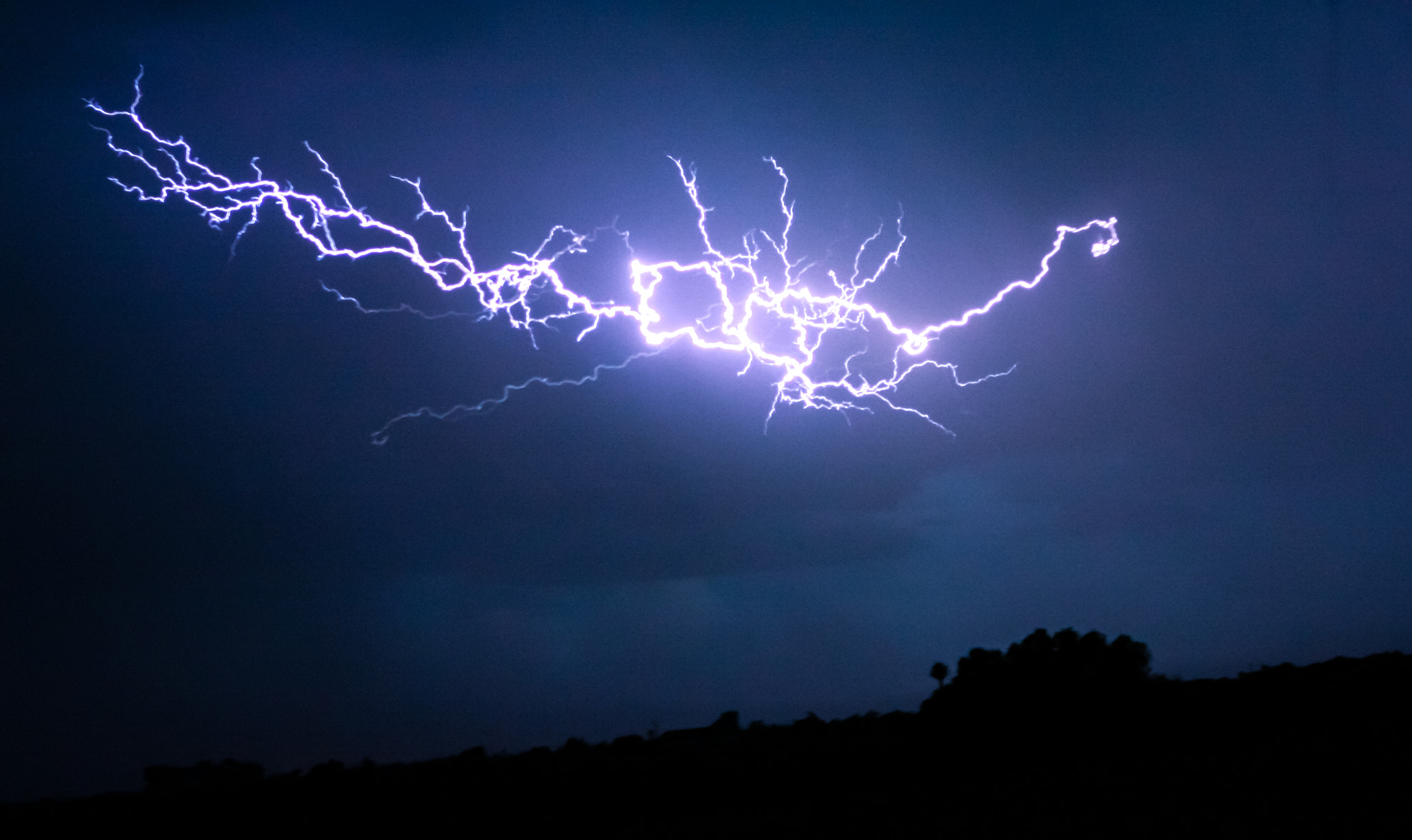 Canon EOS 40D + Canon EF 24-70mm F2.8L USM sample photo. Lightning photography