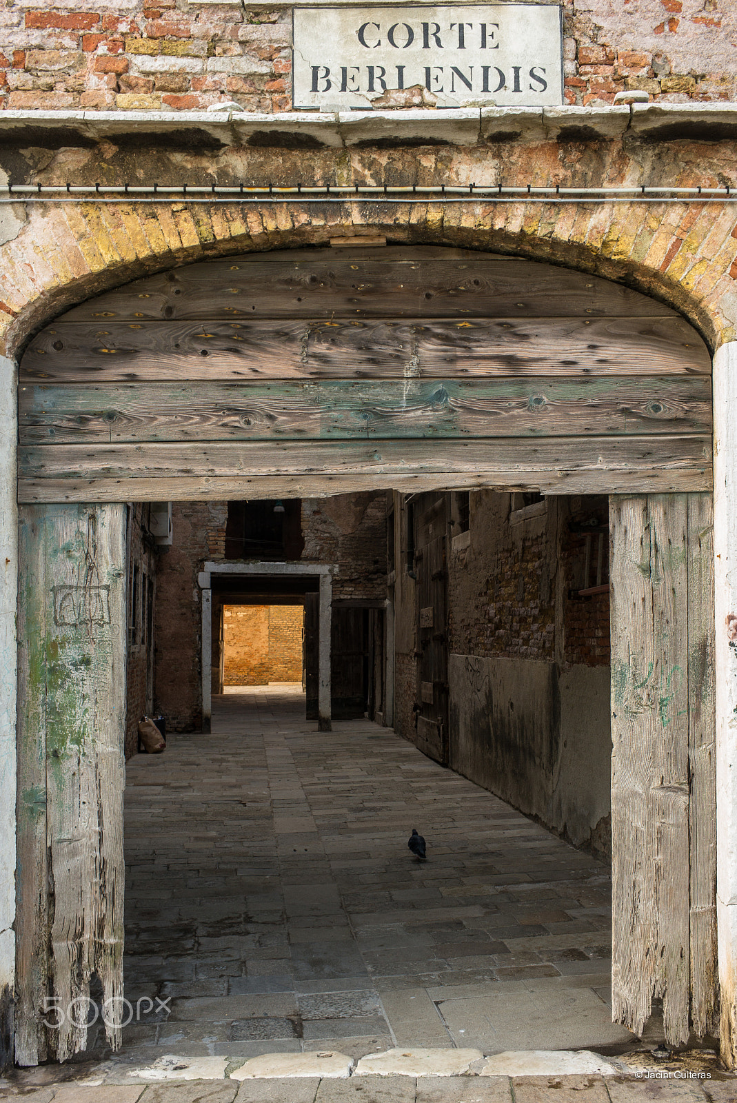 Summicron-M 1:2/35 ASPH. sample photo. Door photography